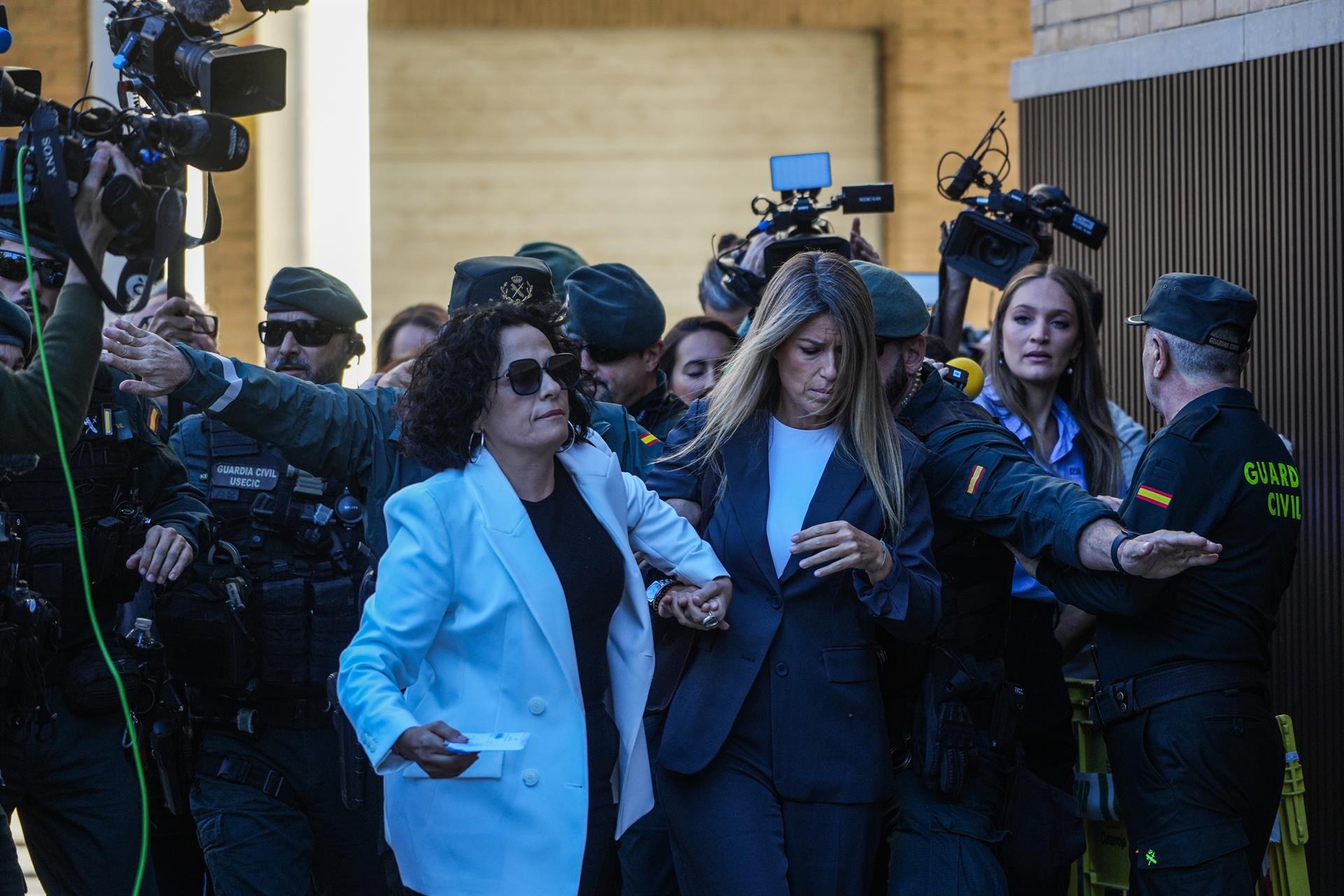 Maribel Vilaplana arriba als jutjats de Catarroja | Jorge Gil | EP