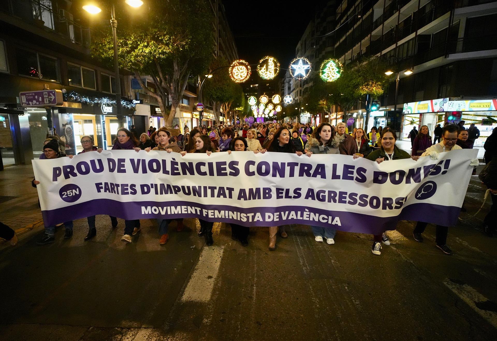 Manifestació convocada pel Moviment Feminista de València amb motiu del 25N | Eduardo Manzana | EP