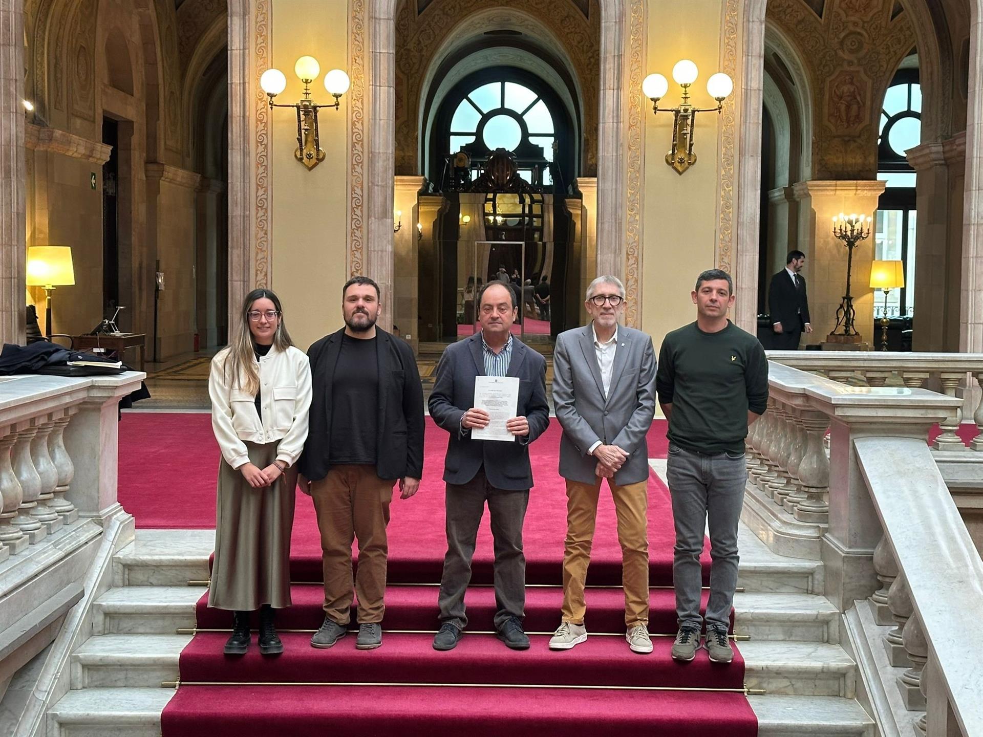 Juristes Valencians i els grups de Junts, ERC, els Comuns i la CUP al Parlament de Catalunya registren una proposició de llei adreçada a la Mesa del Congrés espanyol per a derogar els Decrets de Nova Planta
