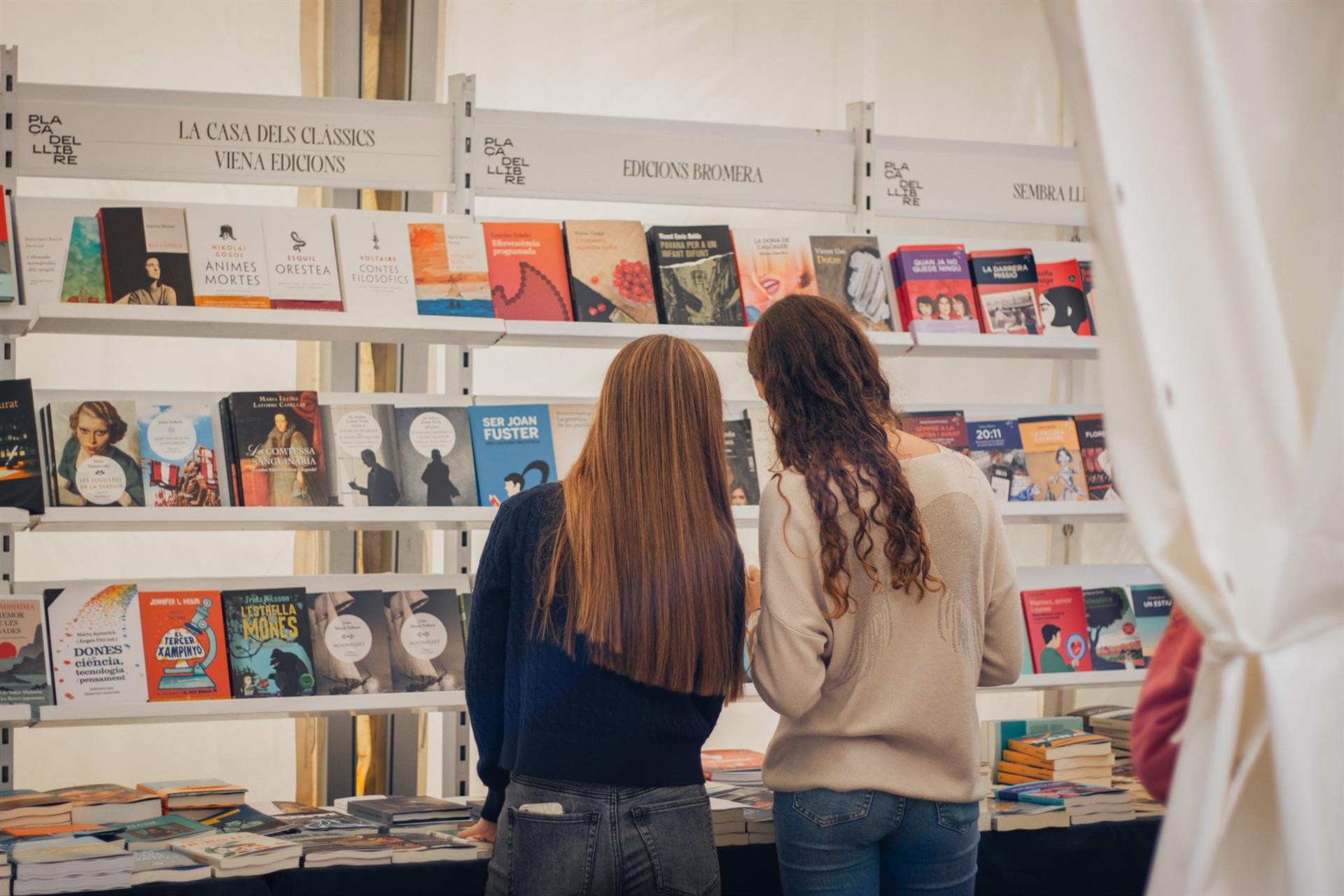 Assistents a la Plaça del Llibre, aquest cap de setmana