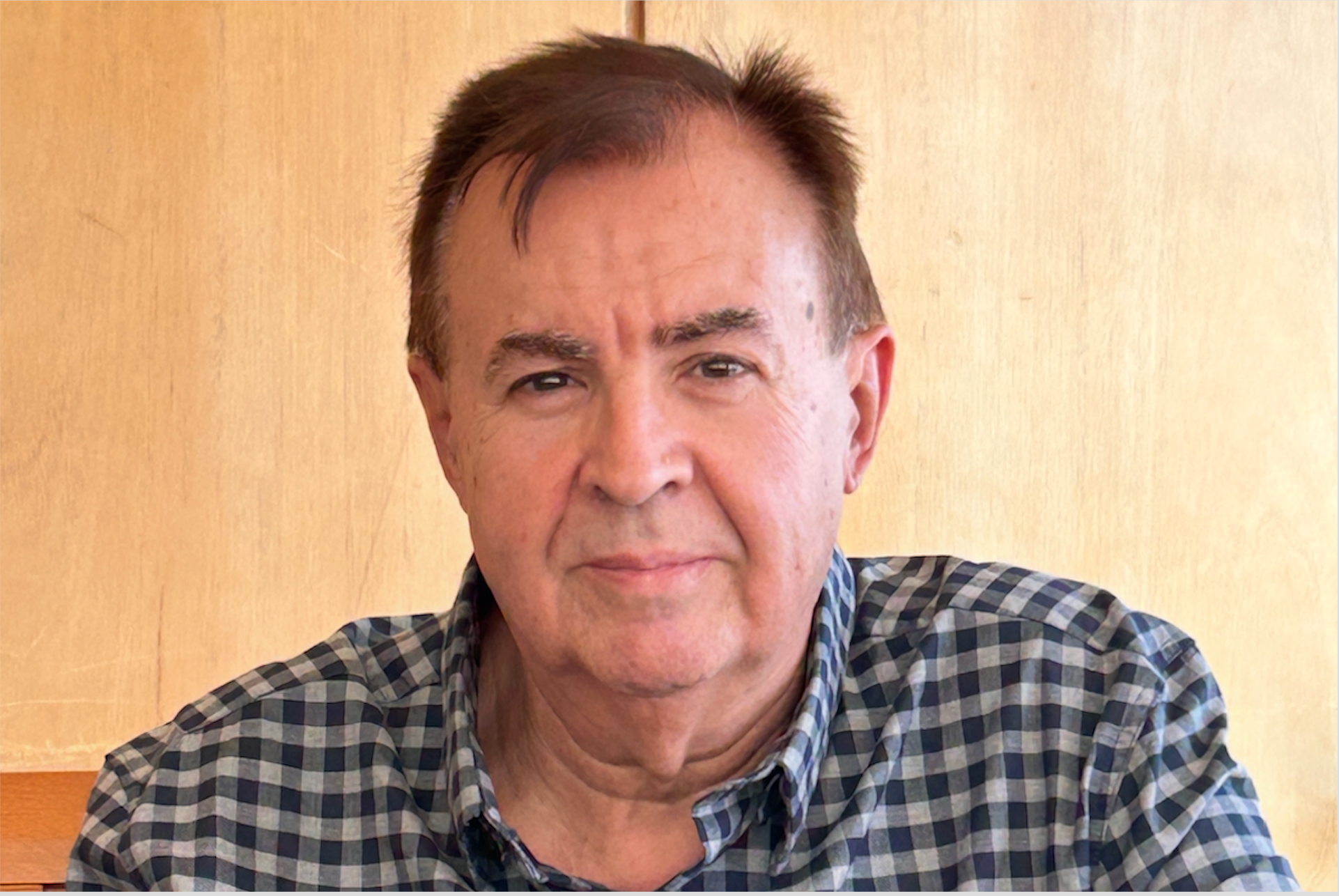 Josep Daniel Climent publica 'Un país de llengua. Històries de la dignificació del valencià'  | Drassana