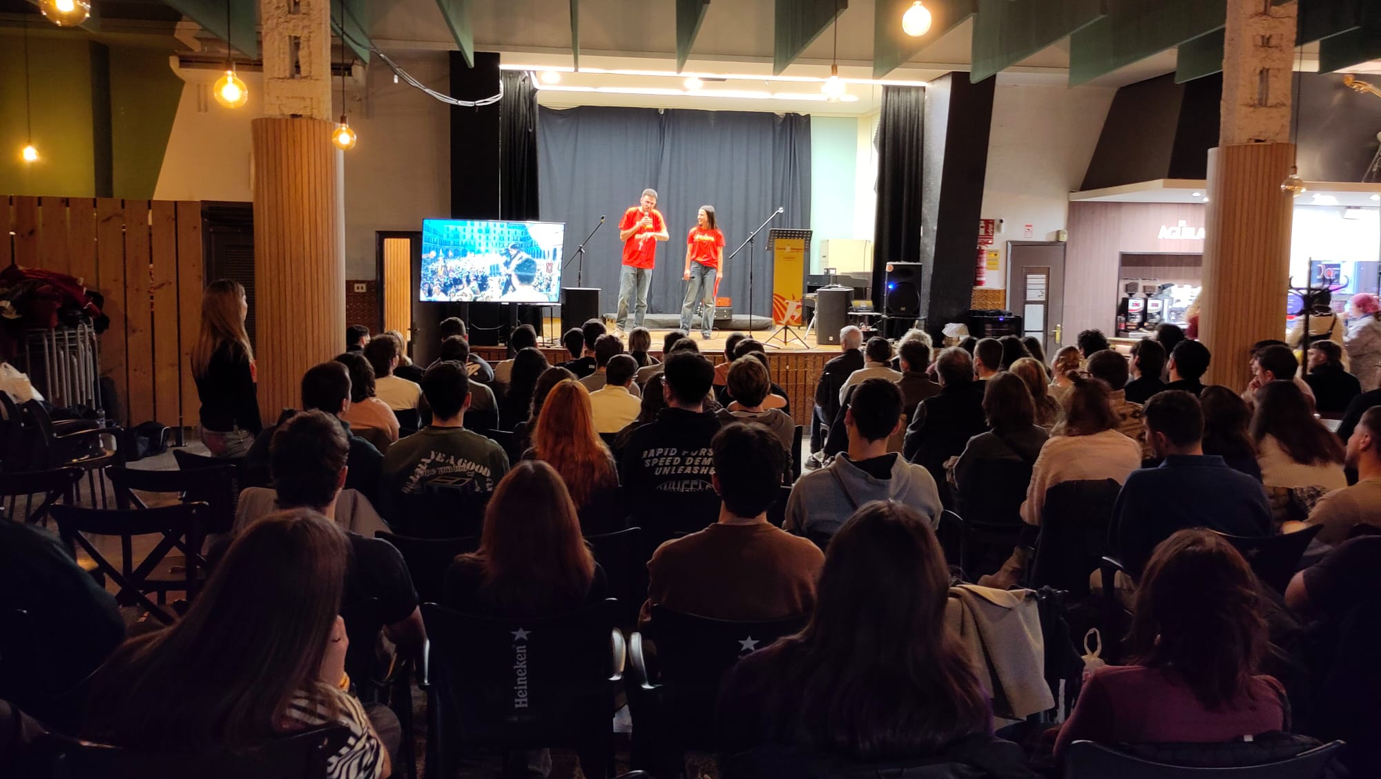 El Musical de Benimaclet es va omplir per conèixer la iniciativa del Correllengua Agermanat