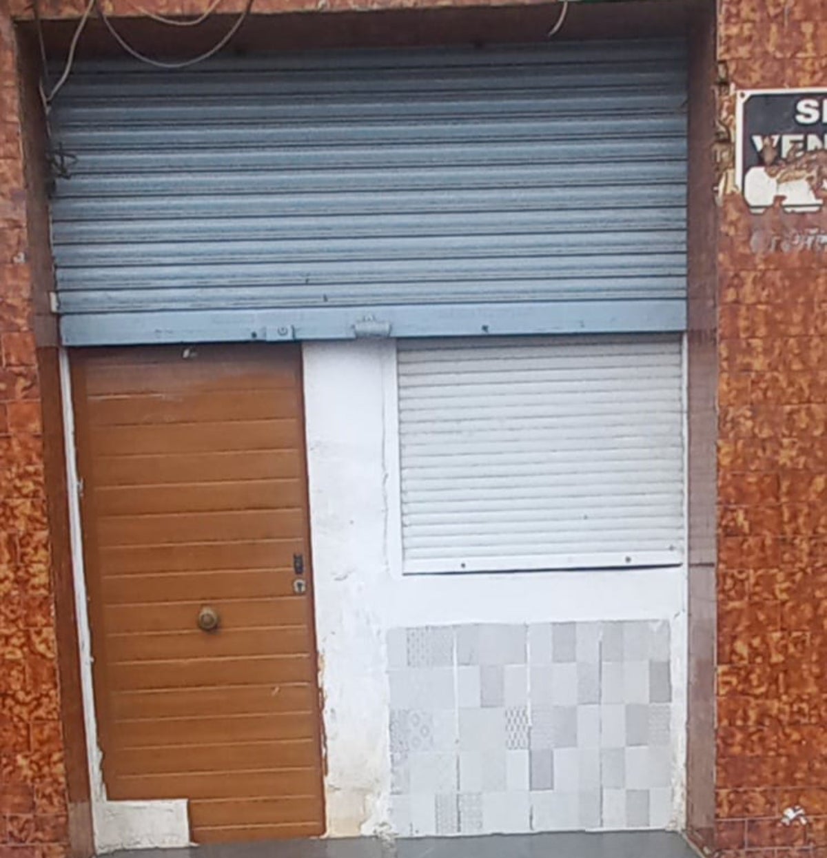 L'entrada del local reconvertir en habitatge a Xirivella