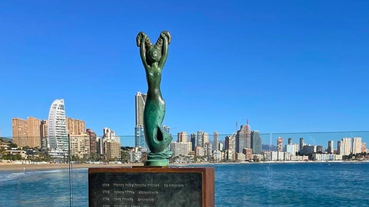 Sirena del festival de la cançó de Benidorm en el mirador de la música. Visit Benidorm.