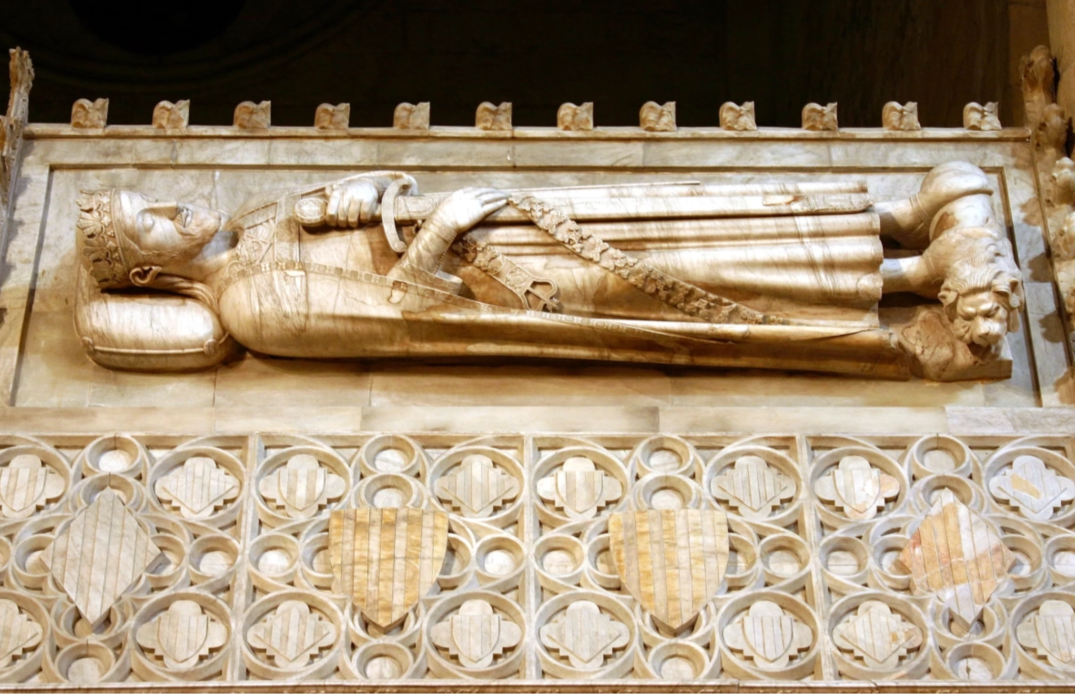 Sepulcre de Jaume I al monestir de Poblet | Wikimedia Commons