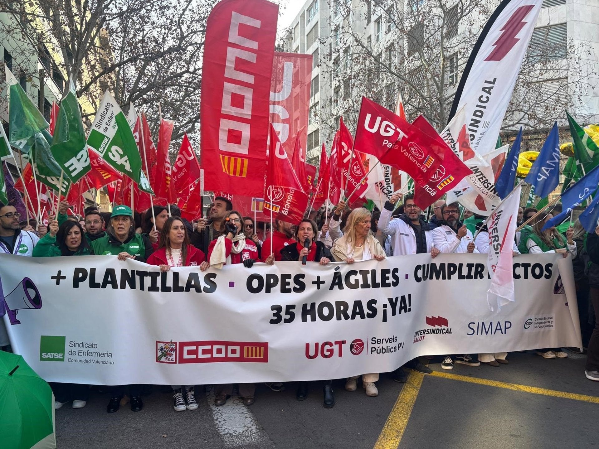 Sindicats tornen al carrer contra la 'nefasta' gestió del conseller de Sanitat, Marciano Gómez | EP