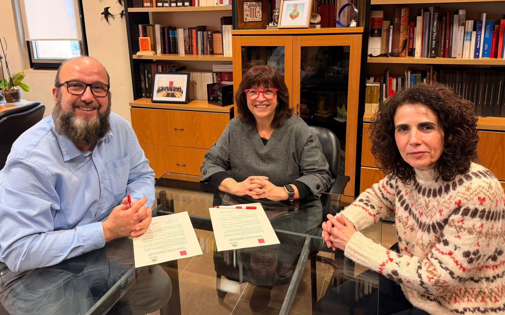 Signatura de la pròrroga del conveni entre l'Ajuntament de Vila-real i l'Acadèmia Valenciana de la Llengua