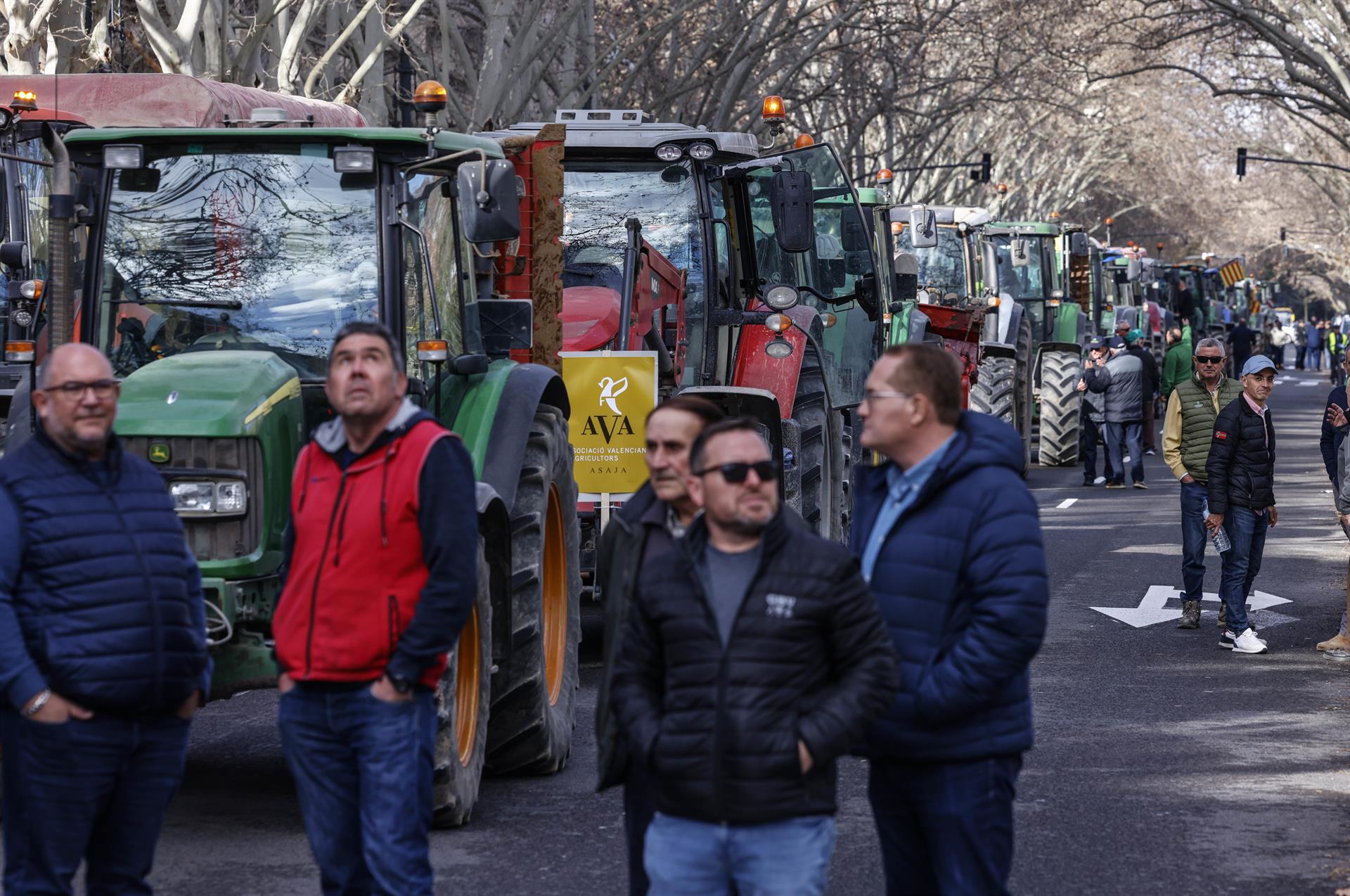 Una nova tractorada recorre València en un 'crit unitari' contra Mercosur | Rober Solsona | EP