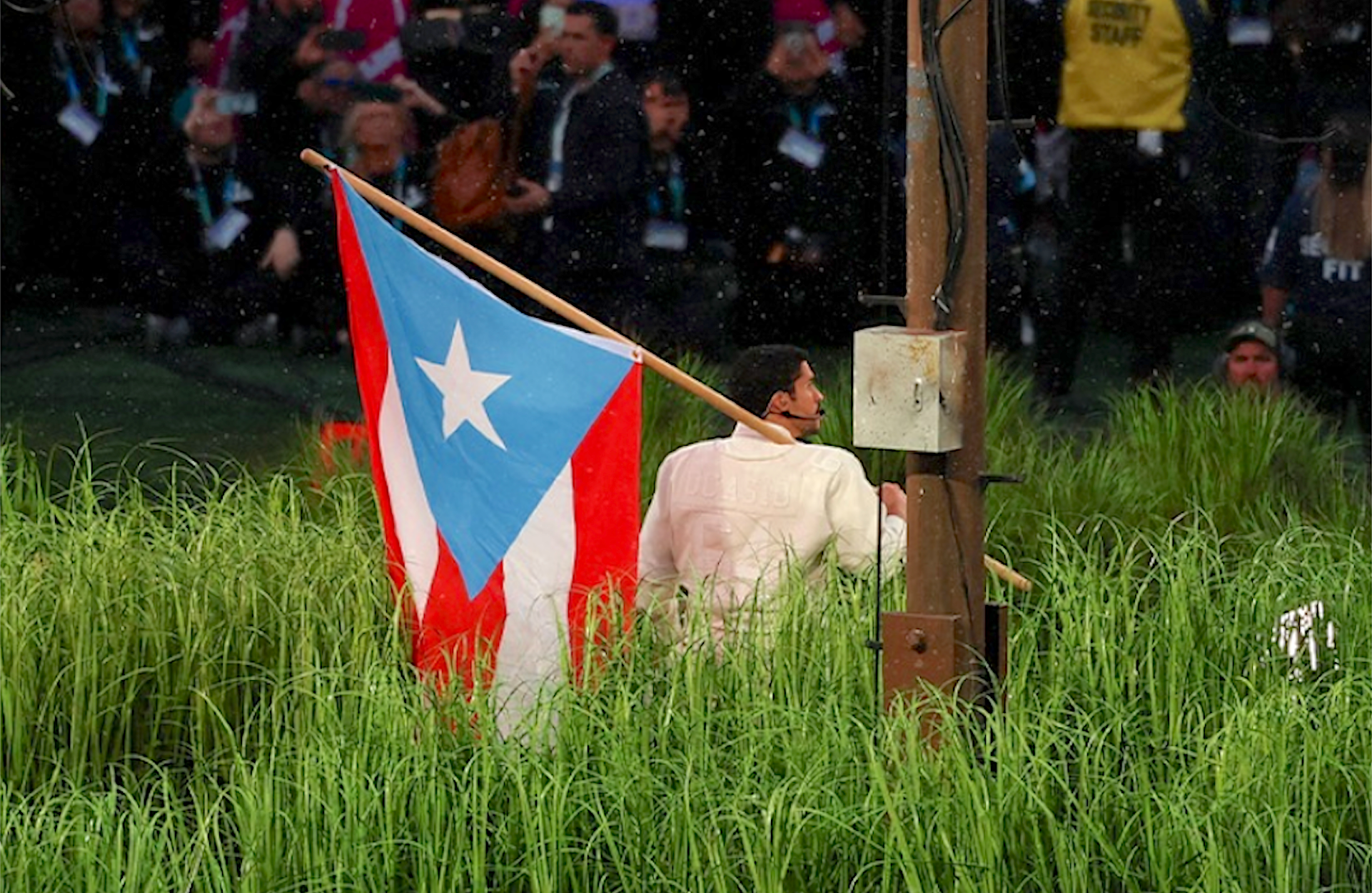 Bad Bunny, a l'escenari de la Super Bowl, amb la bandera independentista de Puerto Rico | ZUMA vía Europa Press 
