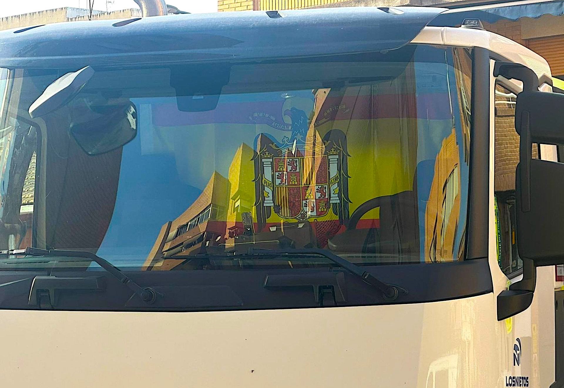 Sant Vicent del Raspeig: bandera franquista en obra impulsada per l'Ajuntament | EP