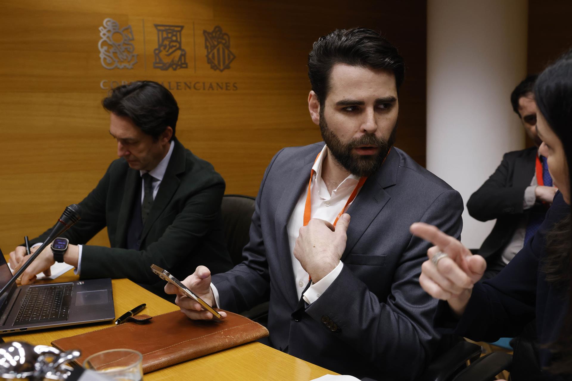 El president de l'associació 'Solo el pueblo salva  al pueblo', Rubén Gisbert, compareix en la comissió d'investigació de Les Corts | Rober Solsona | EP