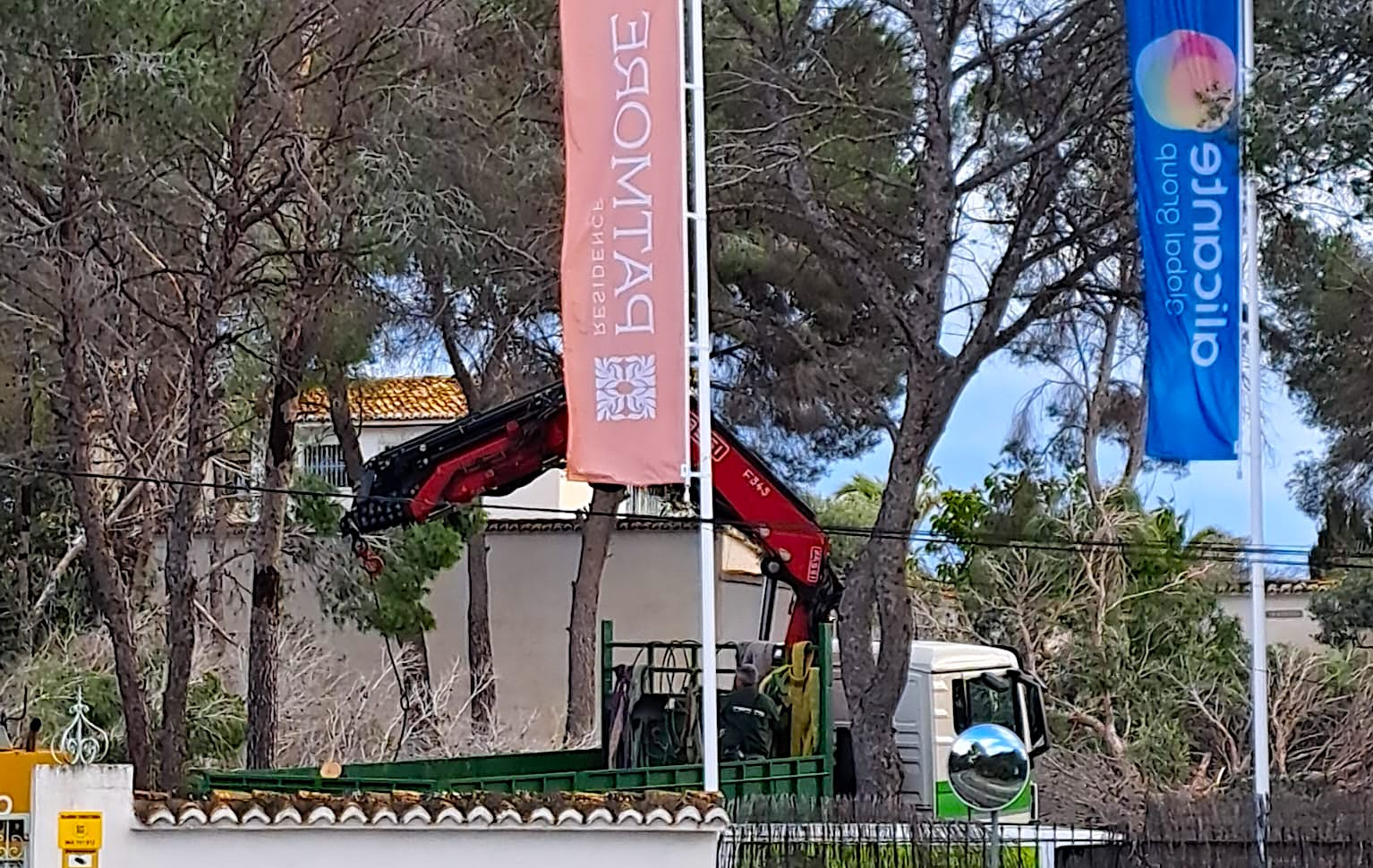 Salvem el Litoral denuncia l'inici de treballs amb maquinària pesant en una urbanització sense llicència a Benissa