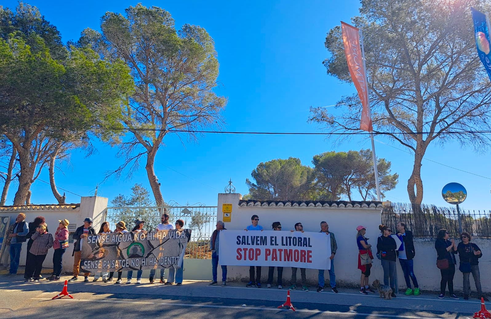 Protesta contra el projecte urbanístic Patmore Resort, a Benissa 