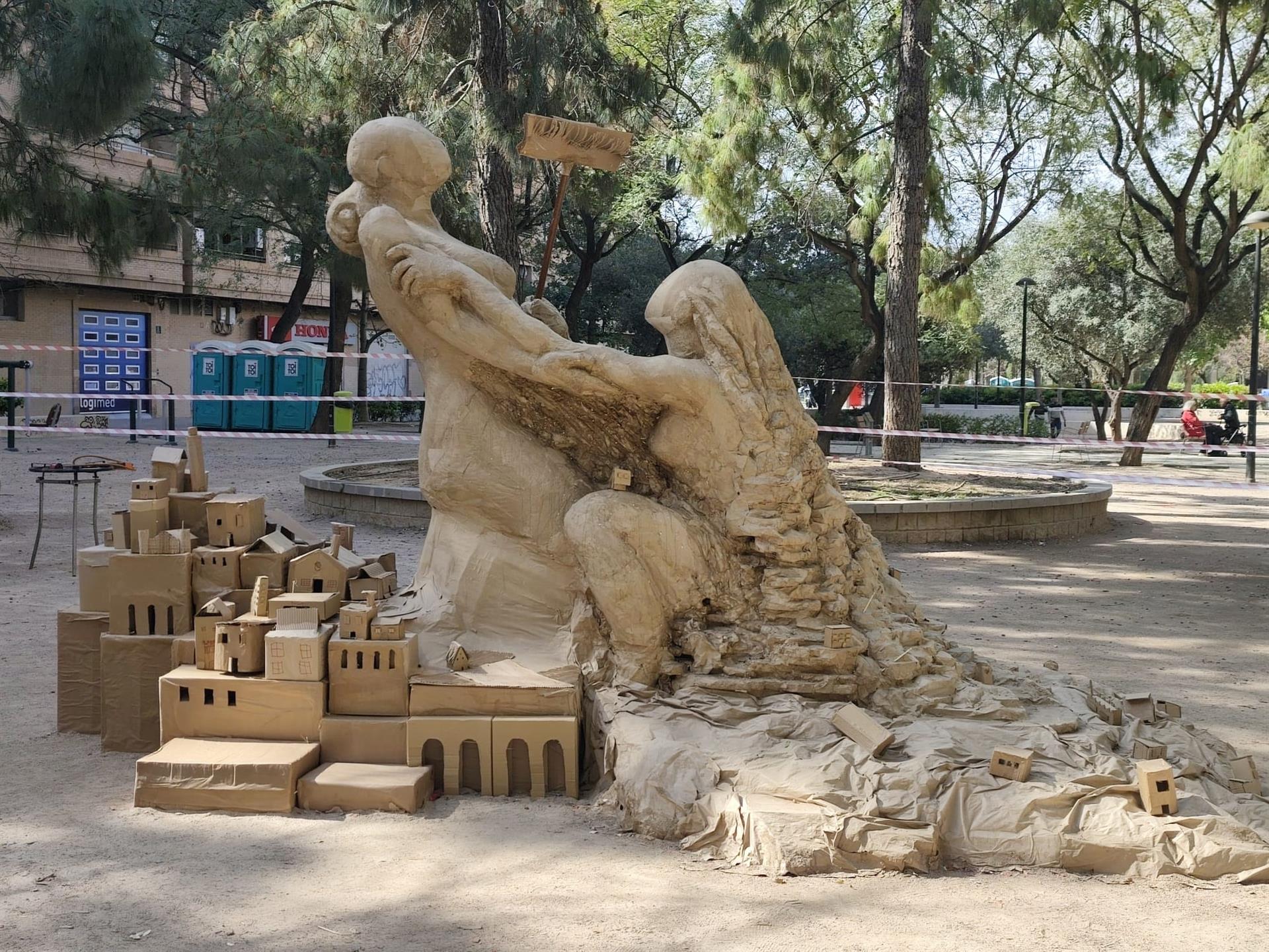 Falla 'No oblidar la dana',  del Centre de Voluntariat La Cantina, a Russafa | EP