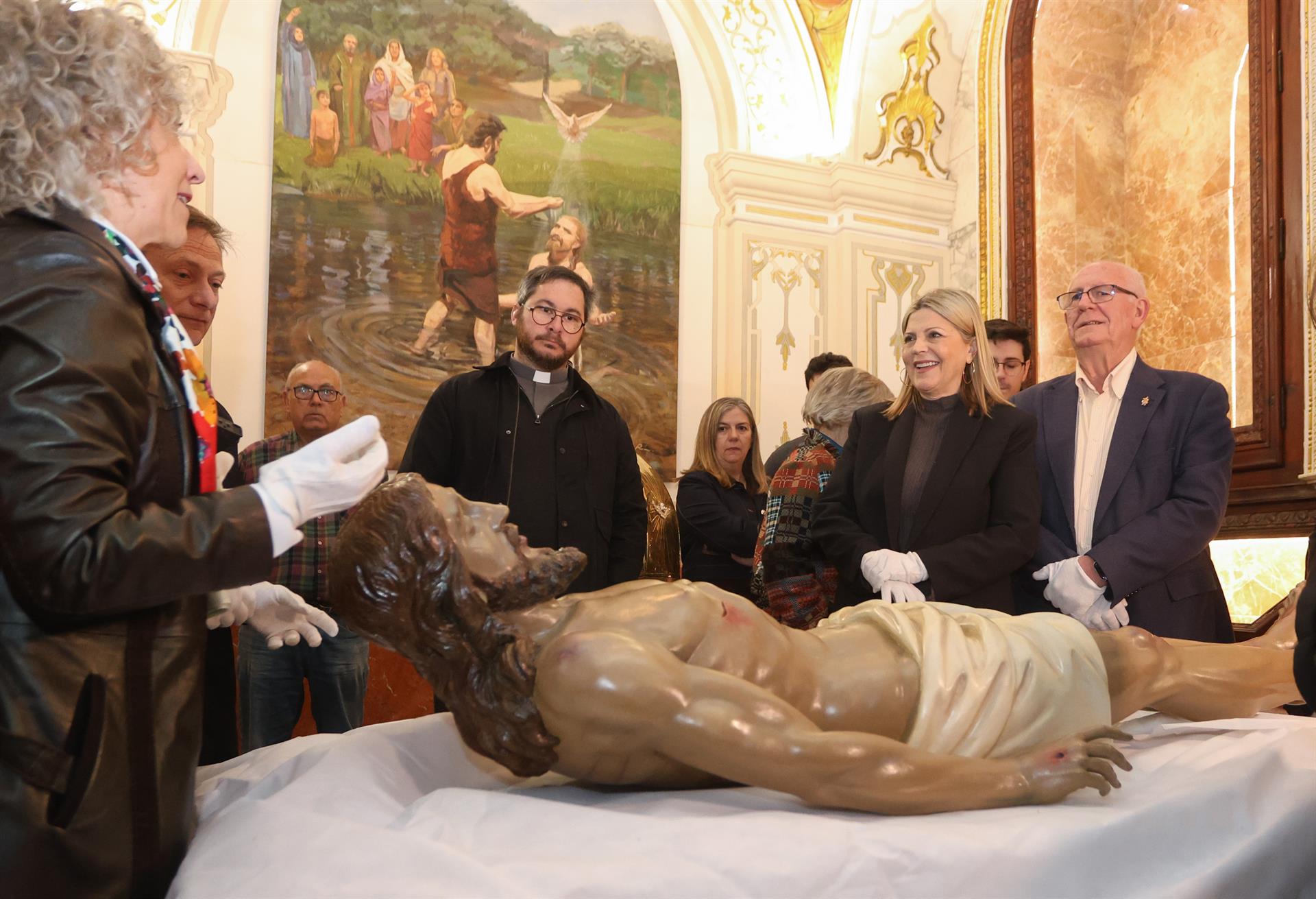 El 'Crist jacent' de Paiporta, restaurat després de la dana del 29O | EP