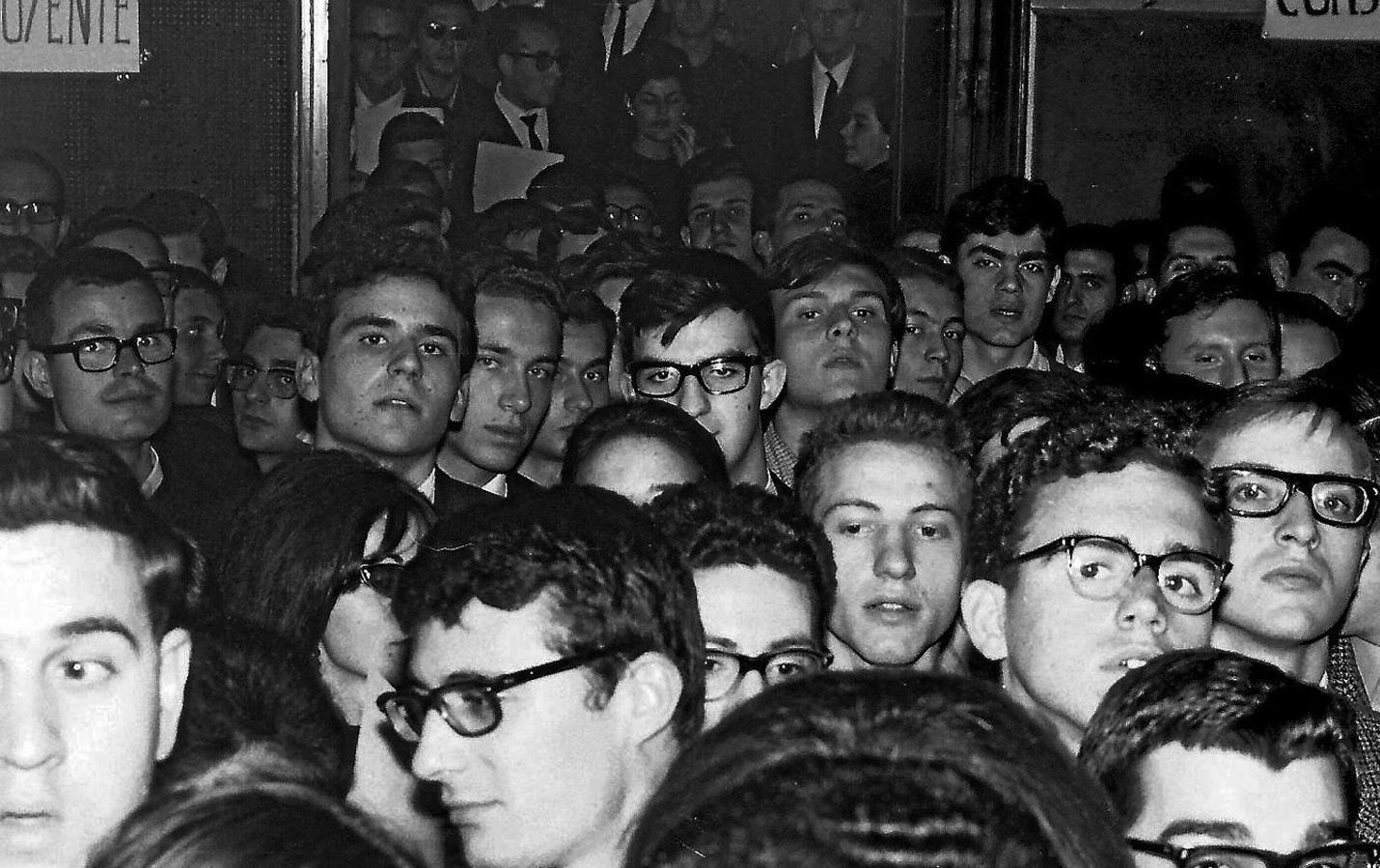 La 'Caputxinada', els joves acollits pels caputxins al convent de Sarrià, fa 60 anys