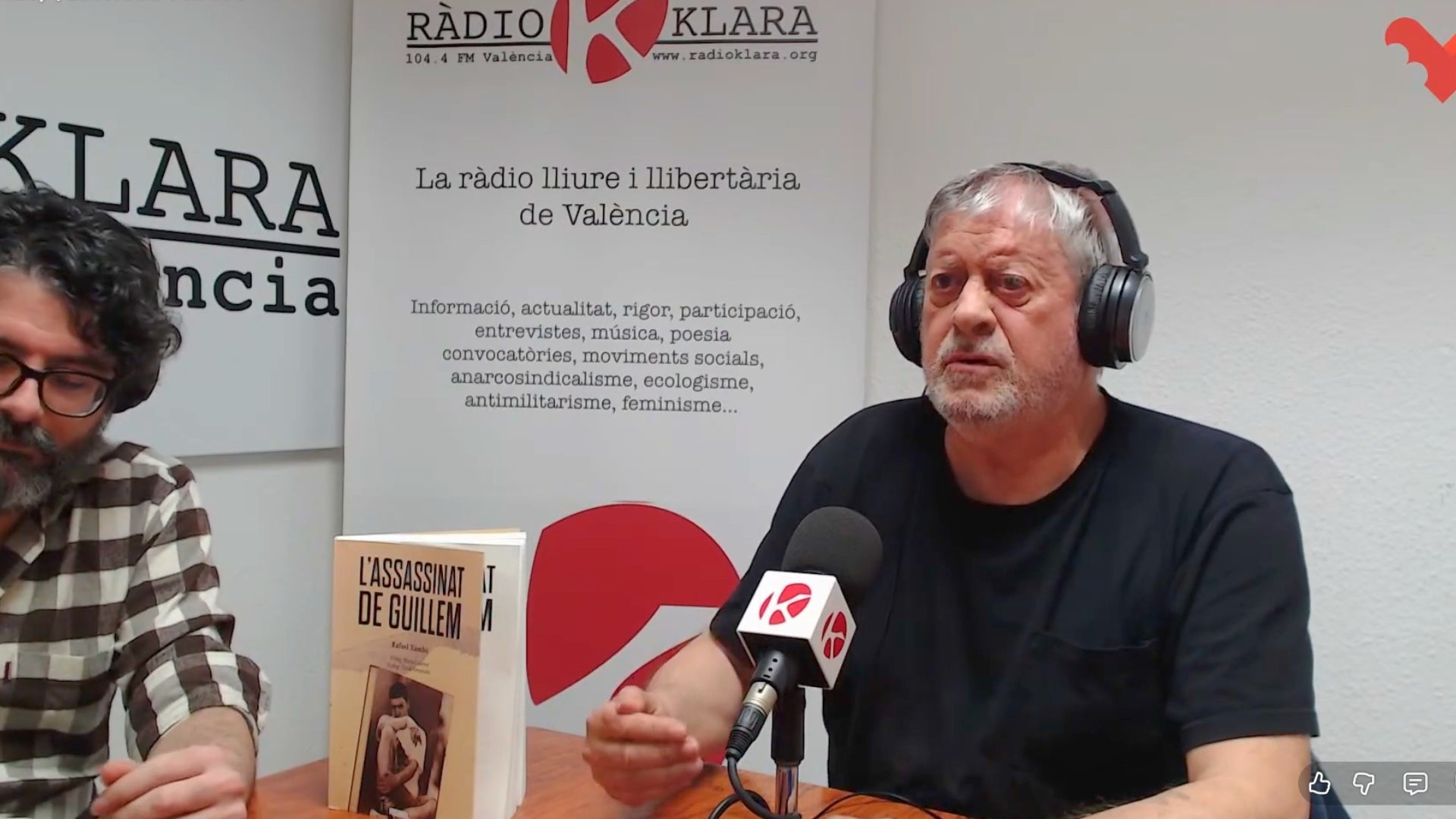 Rafa Xambó durant el directe a Ràdio Klara a València