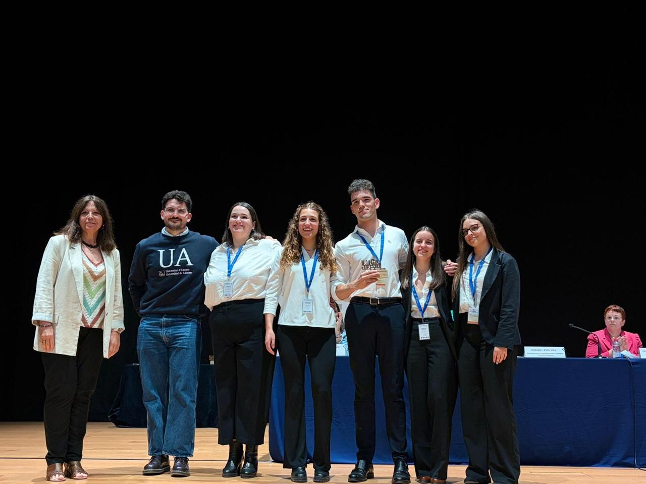 Participants de la Lliga de Debat després de la participació