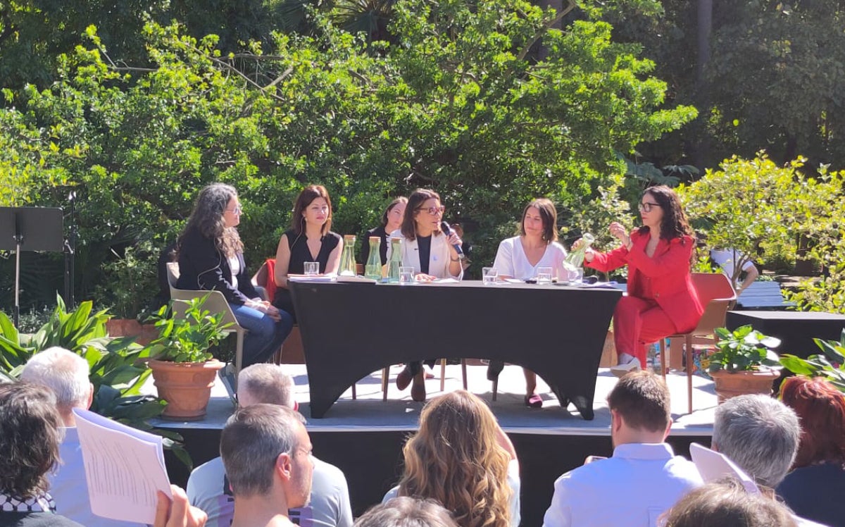 Oltra, Rego, da Silva i Montero, d'esquerra a dreta, al Jardí Botànic