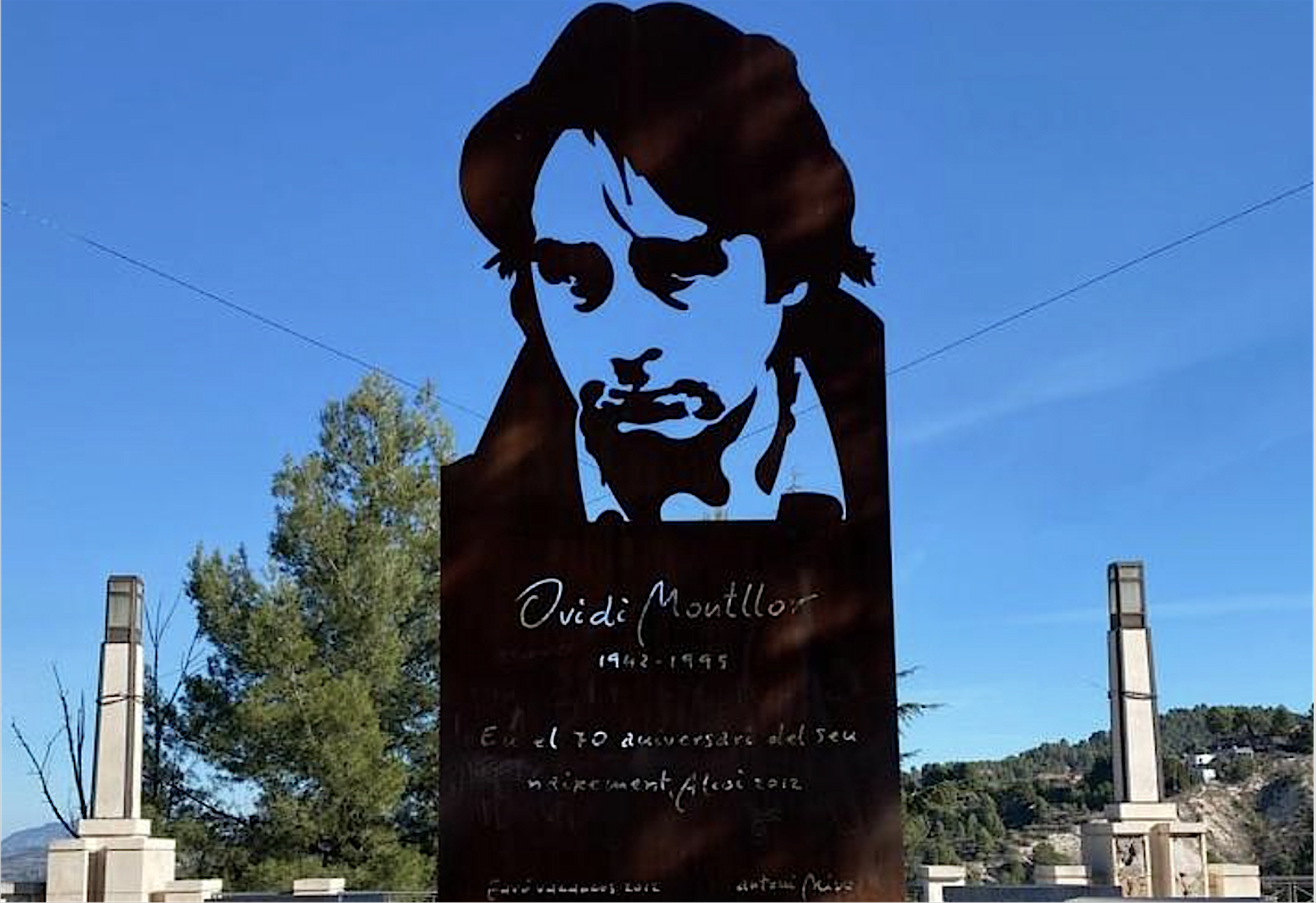 Monument “Faré vacances”, d’Antoni Miró, un homenatge a Ovidi Montllor, a Alcoi | Elionor Ortolà i Perles
