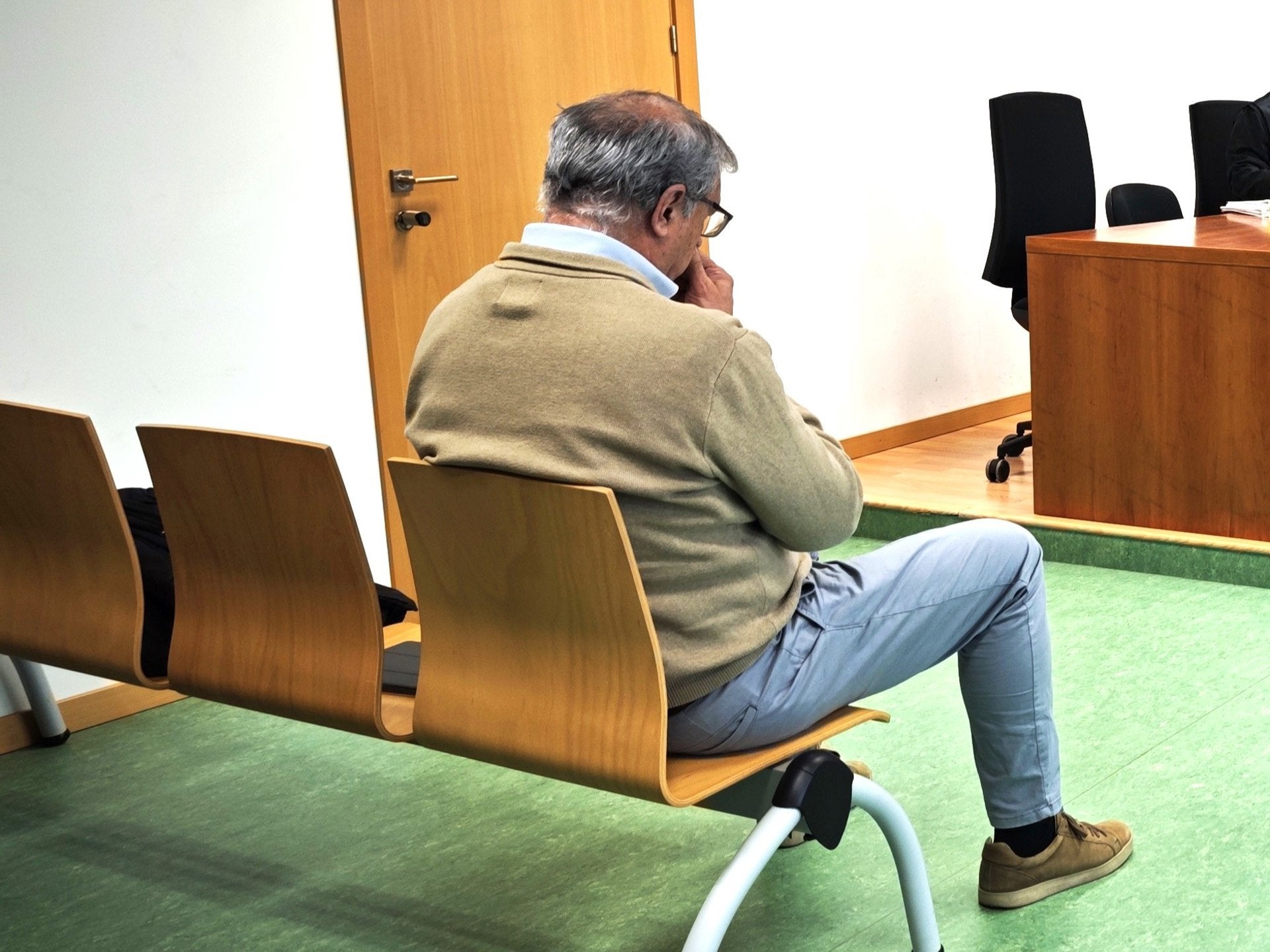 L'exalcalde d'Agres Josep Manel Francés, durant el judici celebrat el passat 30 de març en l'Audiència d'Alacant | EP