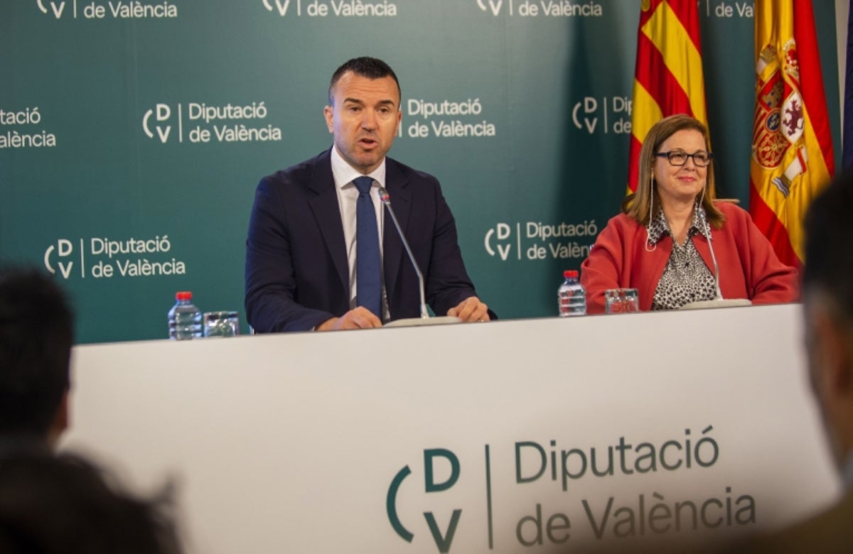 El president de la Diputació de València, Vicent Mompó, i la vicepresidenta segona i diputada de Personal, Reme Mazzolari | Diputació de València