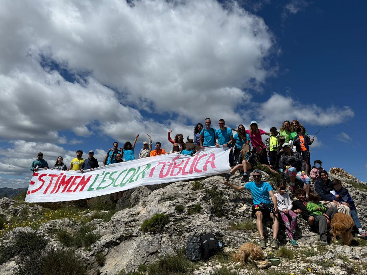 Les reivindicacions dels docents han arribat fins al cim del Benicadell