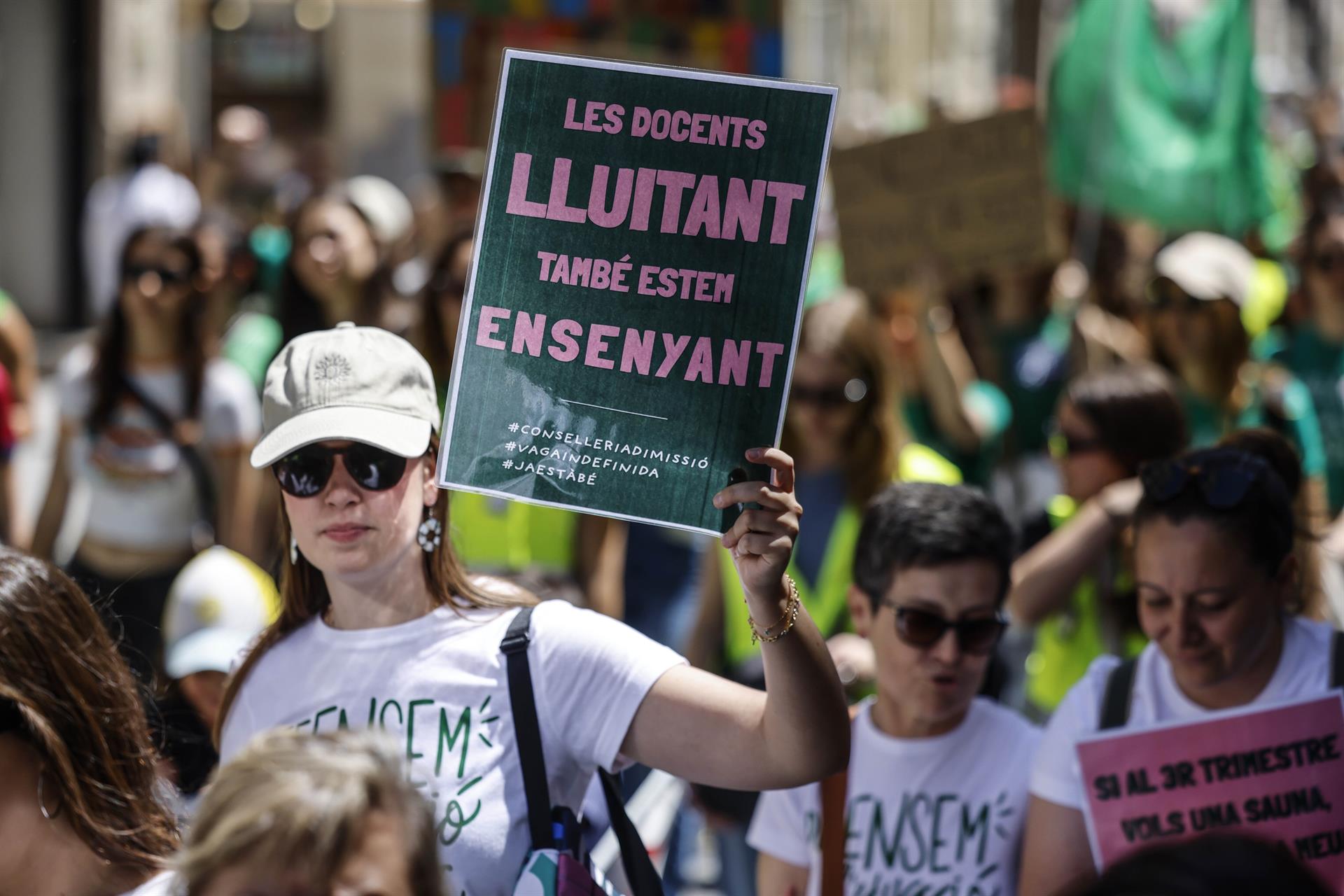 Manifestació a València durant la vaga educativa indefinida | Rober Solsona | EP