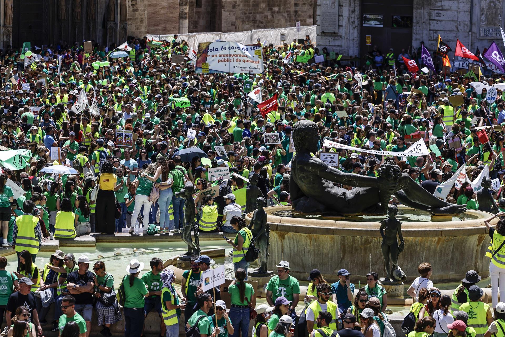 Manifestació a València durant la vaga educativa indefinida | Rober Solsona | EP