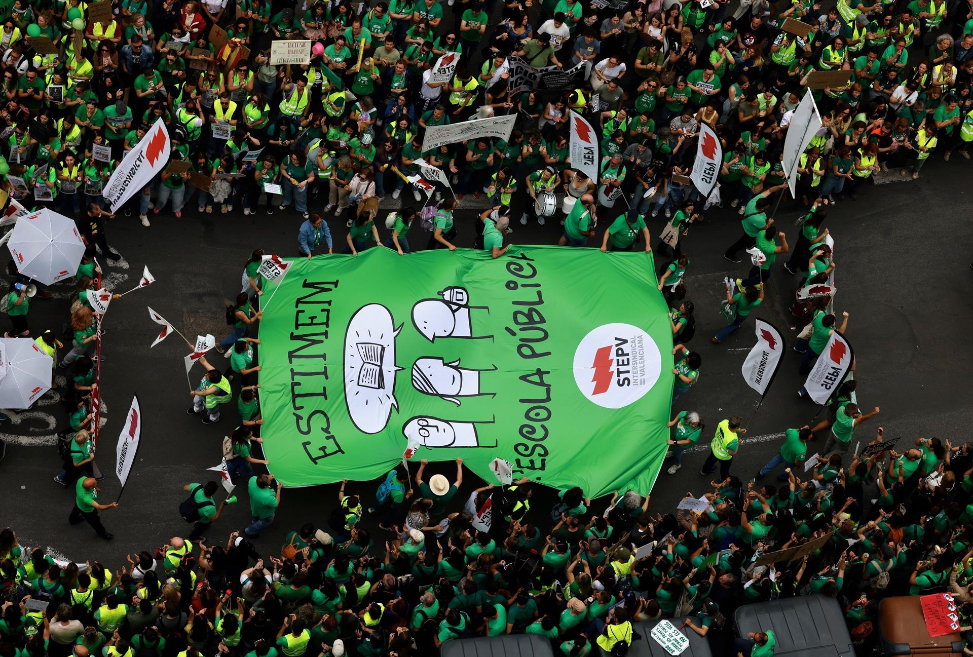 Manifestació a València per l'escola pública, el 15 de maig del 2026 | Rober Solsona | EP
