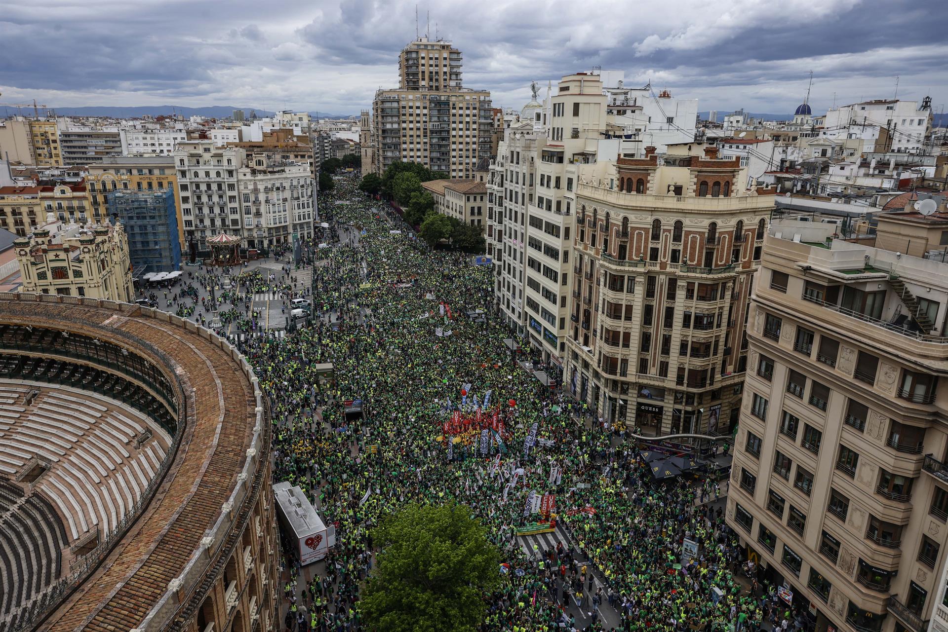 Manifestació a València per l'escola pública, el 15 de maig del 2026 | Rober Solsona | EP