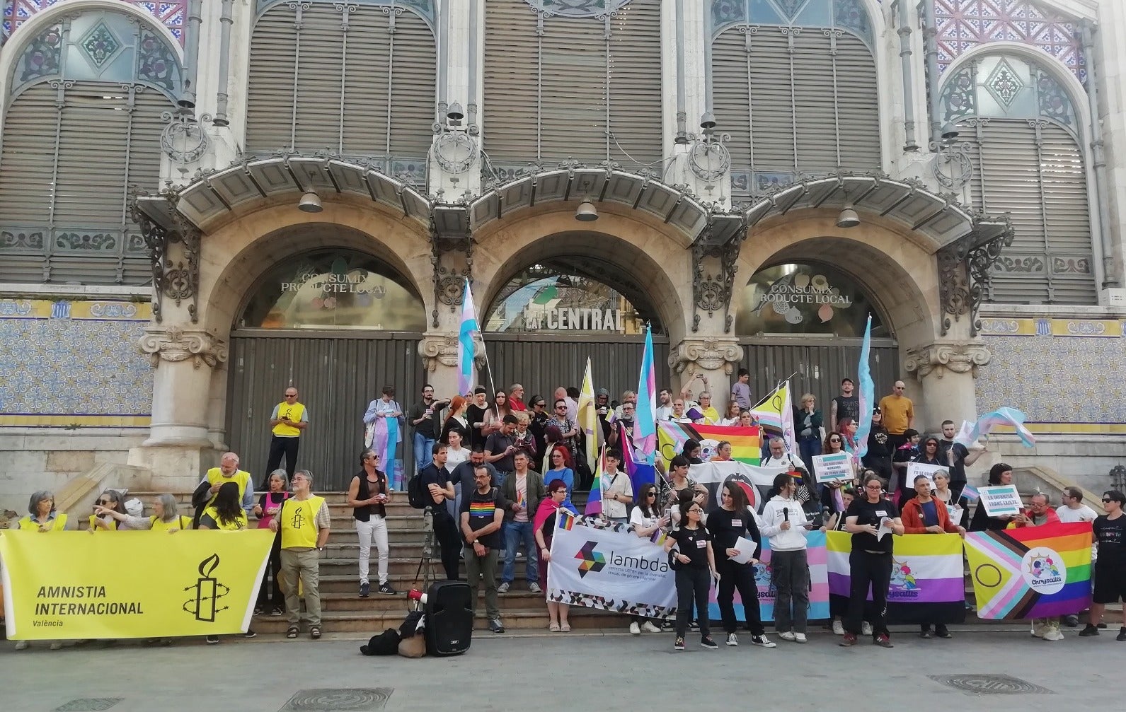 Concentració convocada per Lambda a València per a denuncia les violències contra el col·lectiu LGTBIAQ+, el 17 de maig del 2026 | Marc-Vicent Adell