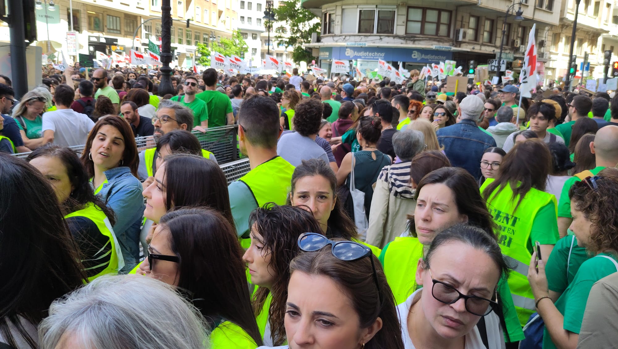 La plaça Sant Agustí s'ha quedat menuda per a la massiva manifestació