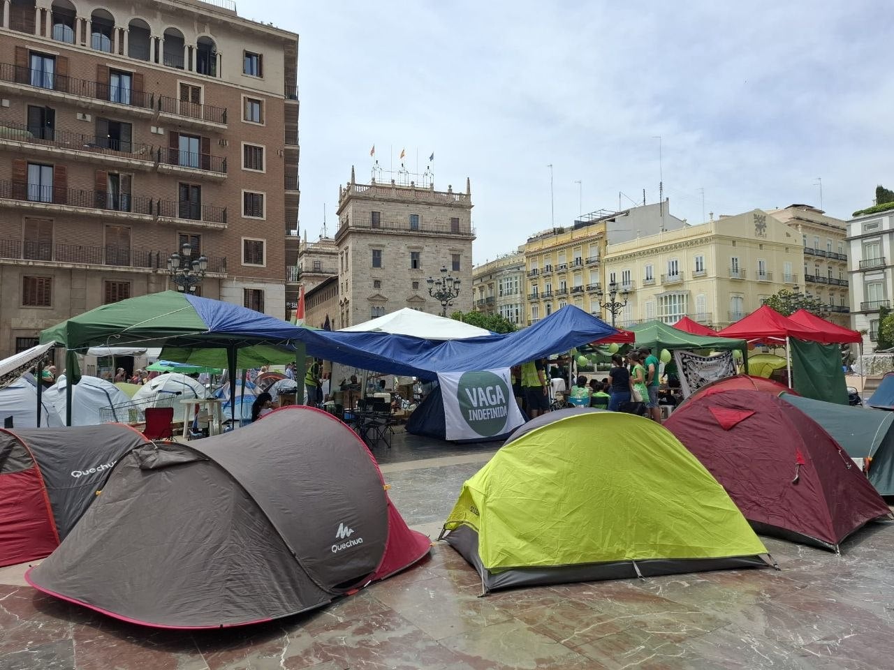 L'acampada educativa va organitzant-se i consolidant-se