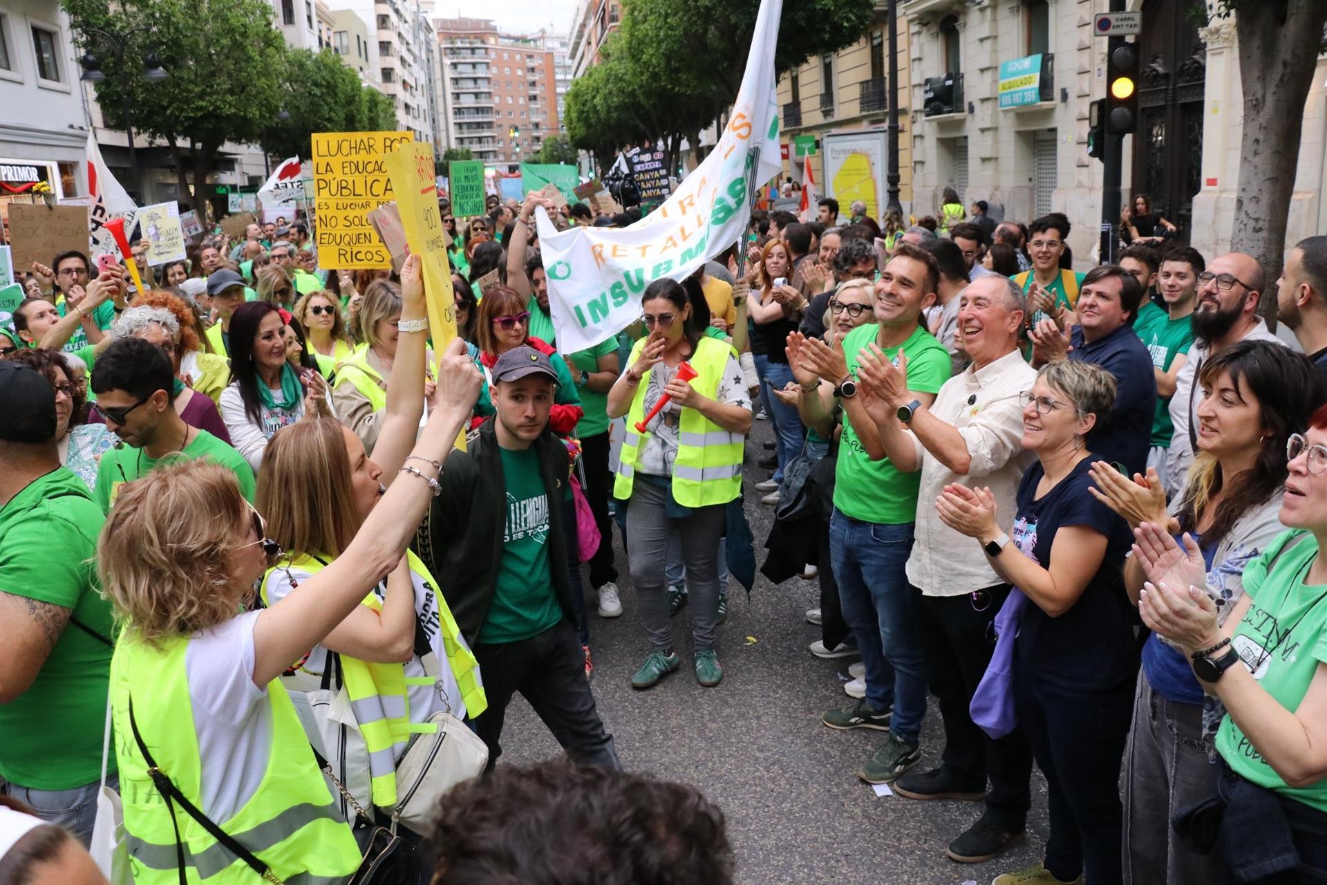 Representants de Compromís en una manifestació a València per l'escola pública | EP