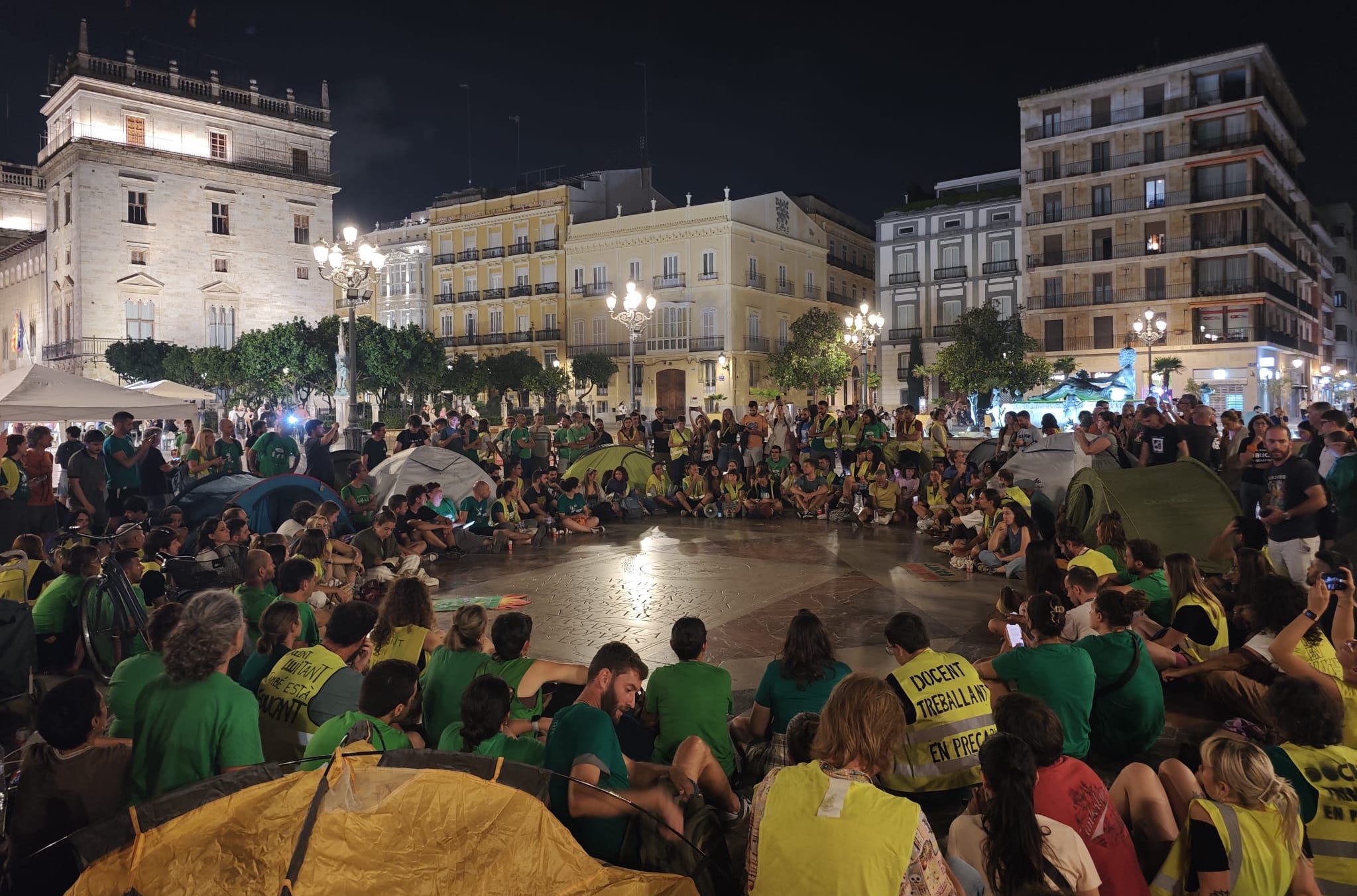 Assemblea de l'acampada  docent a València | @acampadavlc