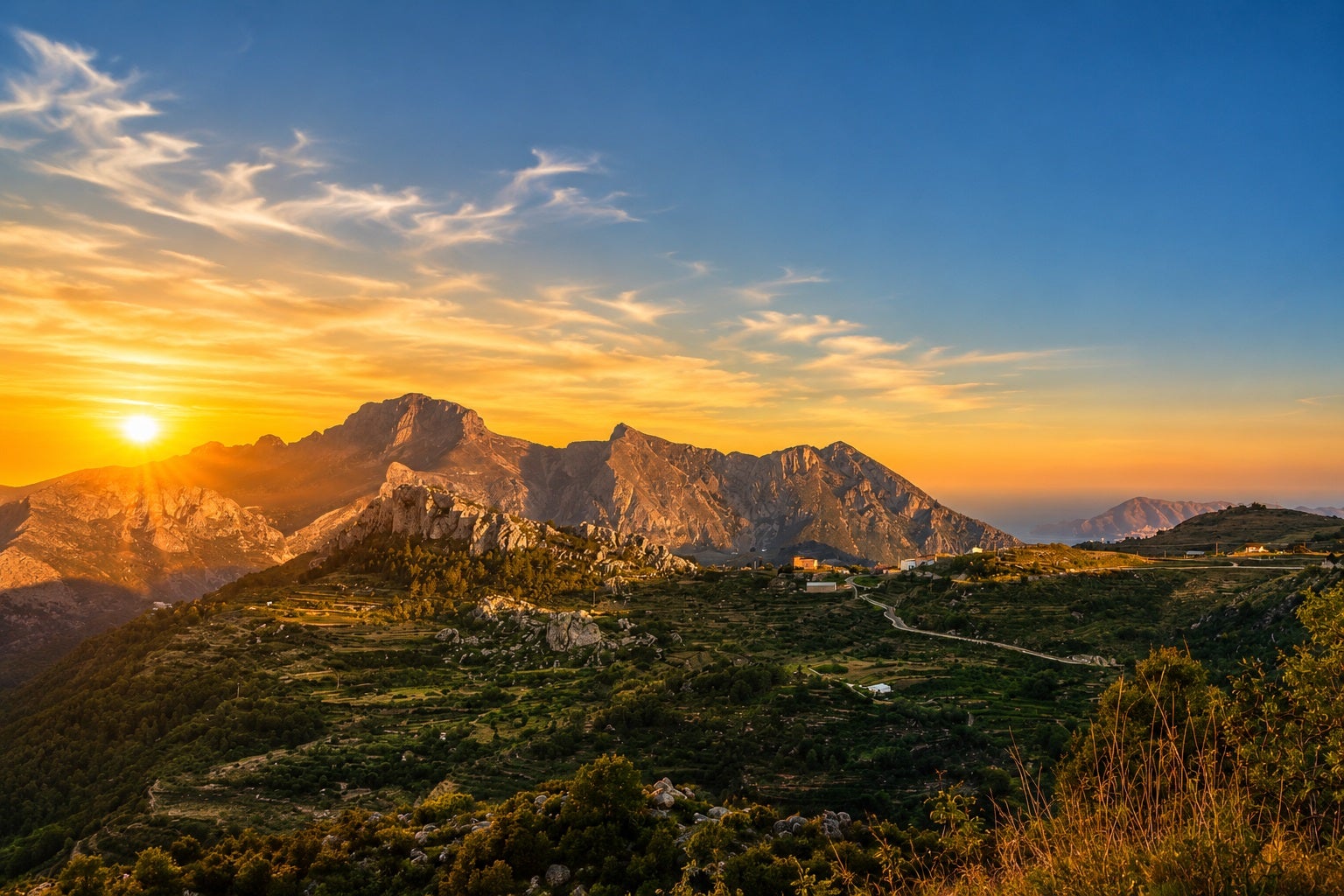 Serra de Bèrnia i al fons a la dreta el mar, l’Albir Serra Gelada (la Marina Baixa) - MVG