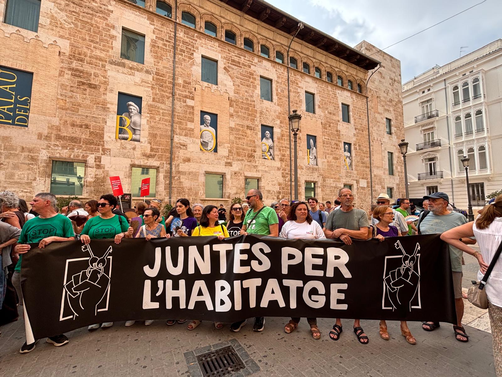 20260731_juntes per l'habitatge protesta corts_la veu