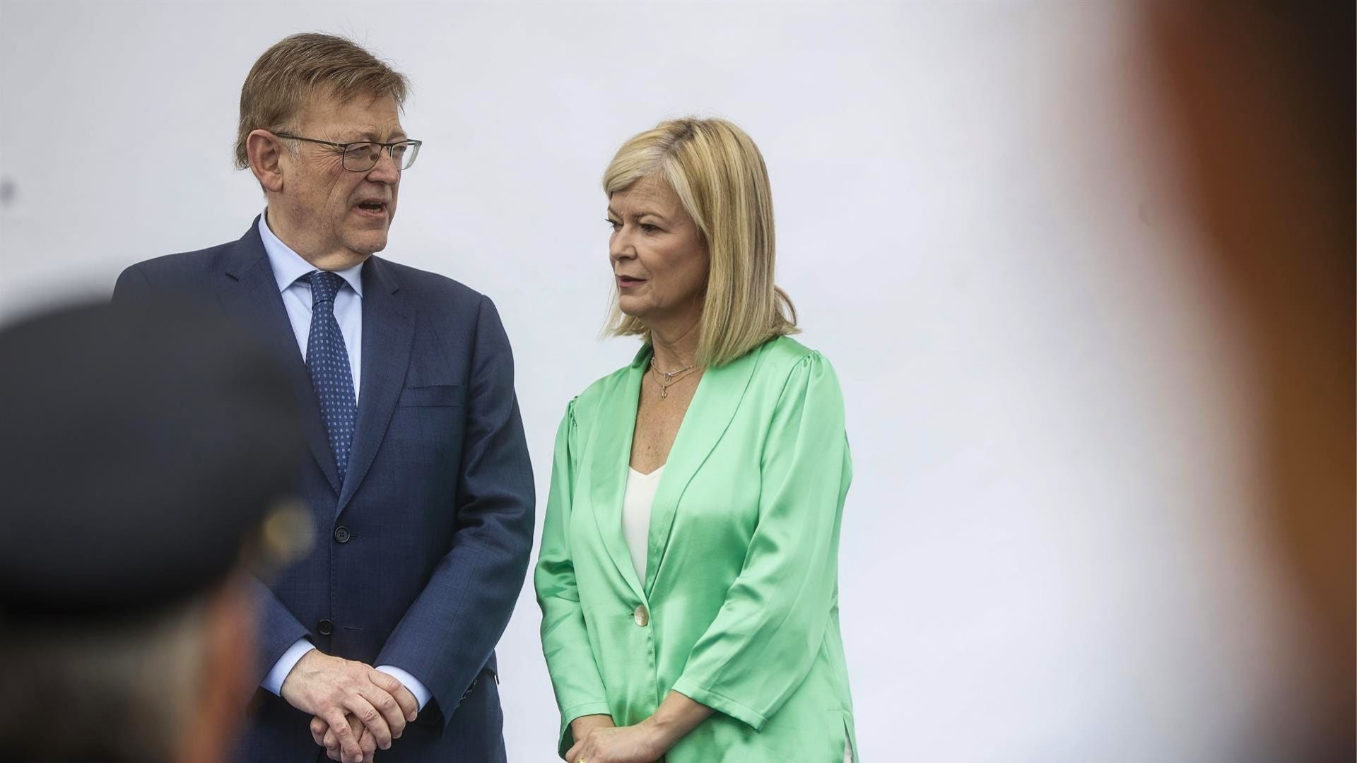 Ximo Puig i la seua parella i exconsellera Gabriela Bravo. La Veu