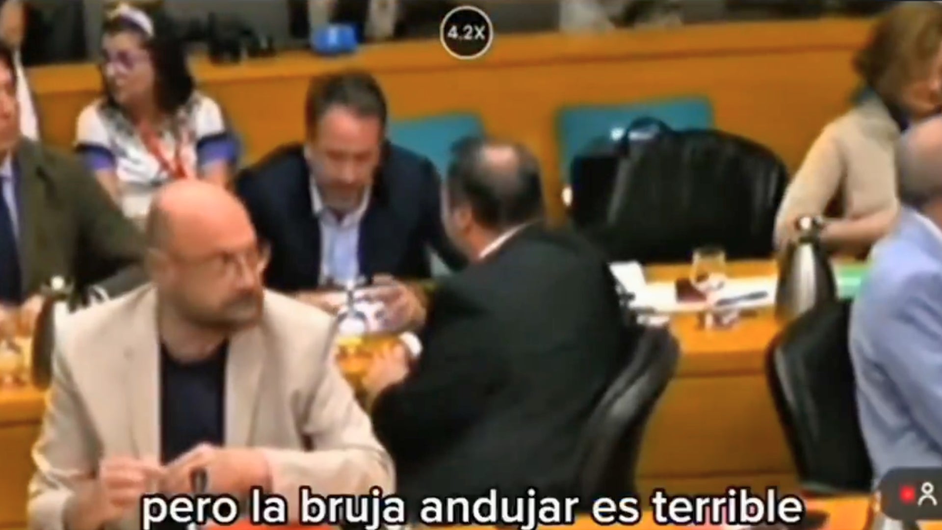 Conversa gravada al directe de la comissió entre David Muñoz i Jesús Albiol de Vox