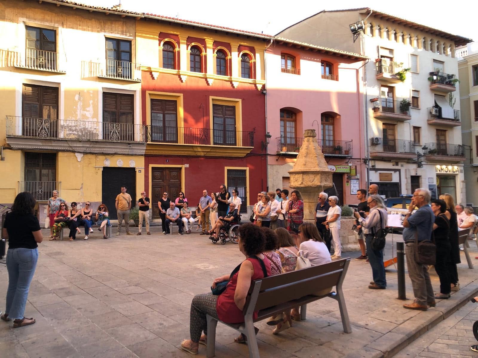 Imatge d’arxiu d’una activitat d’Amics de la Costera a la plaça de la Trinitat de Xàtiva.