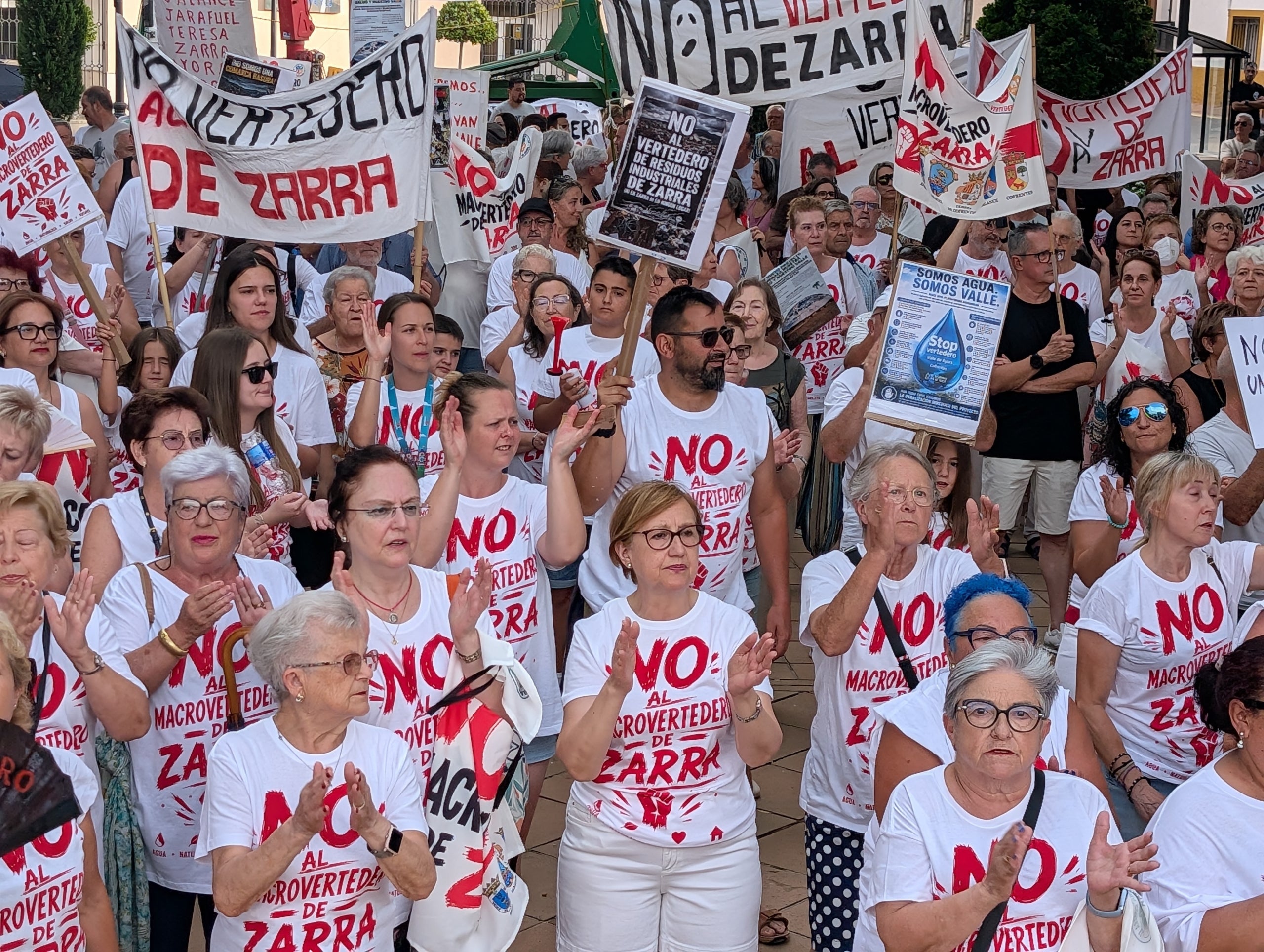 Protesta contra el Macroabocador de Residus de Zarra, diumenge 19 de juliol de 2026 a Xarafull.