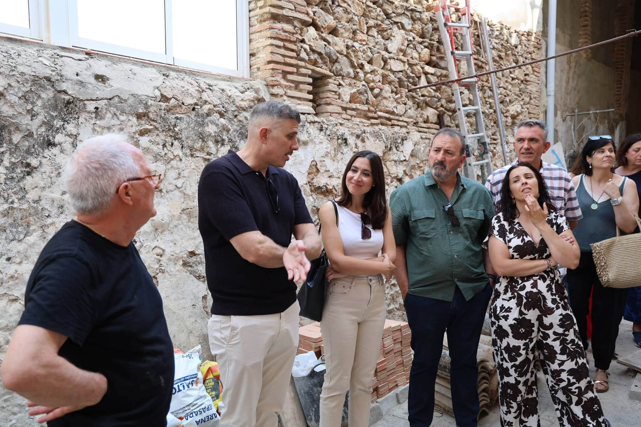 Visita a les obres de restauració de la capella de Santa Anna, futur Museu de la Festa de la Mare de Déu del Castell.