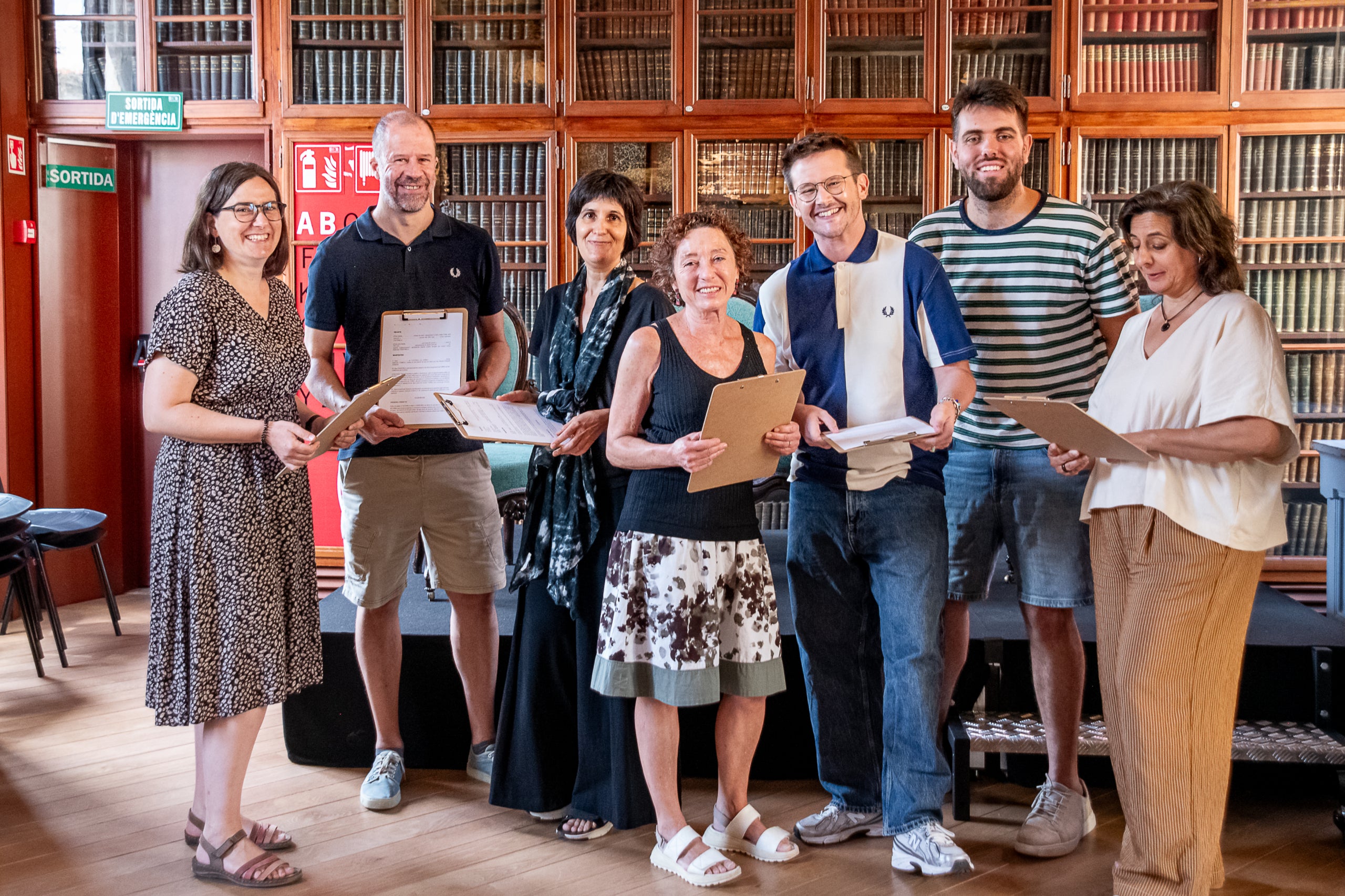 Representants de les principals associacions d'escriptors, traductors i dramaturgs dels territoris de parla catalana, a l'Ateneu Barcelonès | © Carme Esteve | AELC