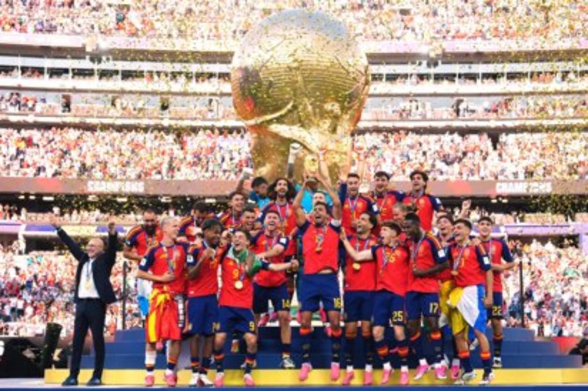 La selecció espanyola celebrant la victòria al Mundial de Futbol | EP