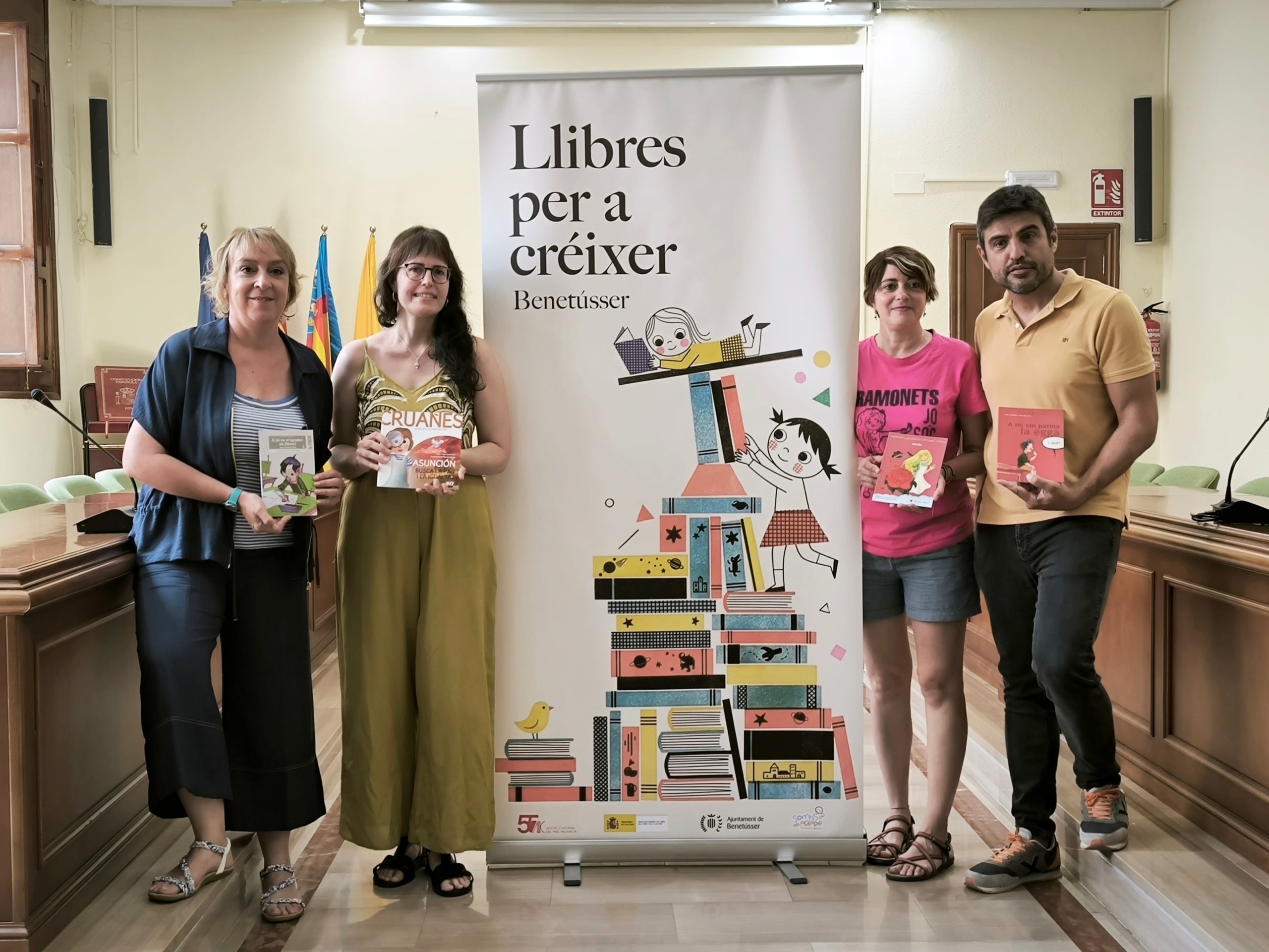 Lliurament llibres Acció Cultural PV en Benetússer