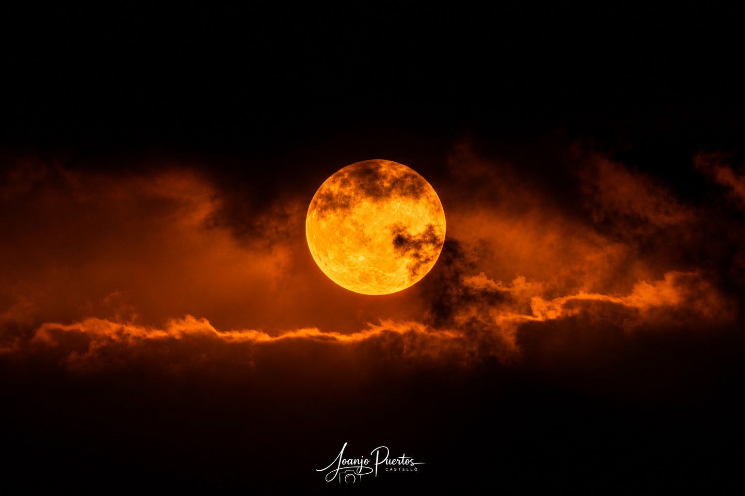 El Sol entre nuvols - JJPM