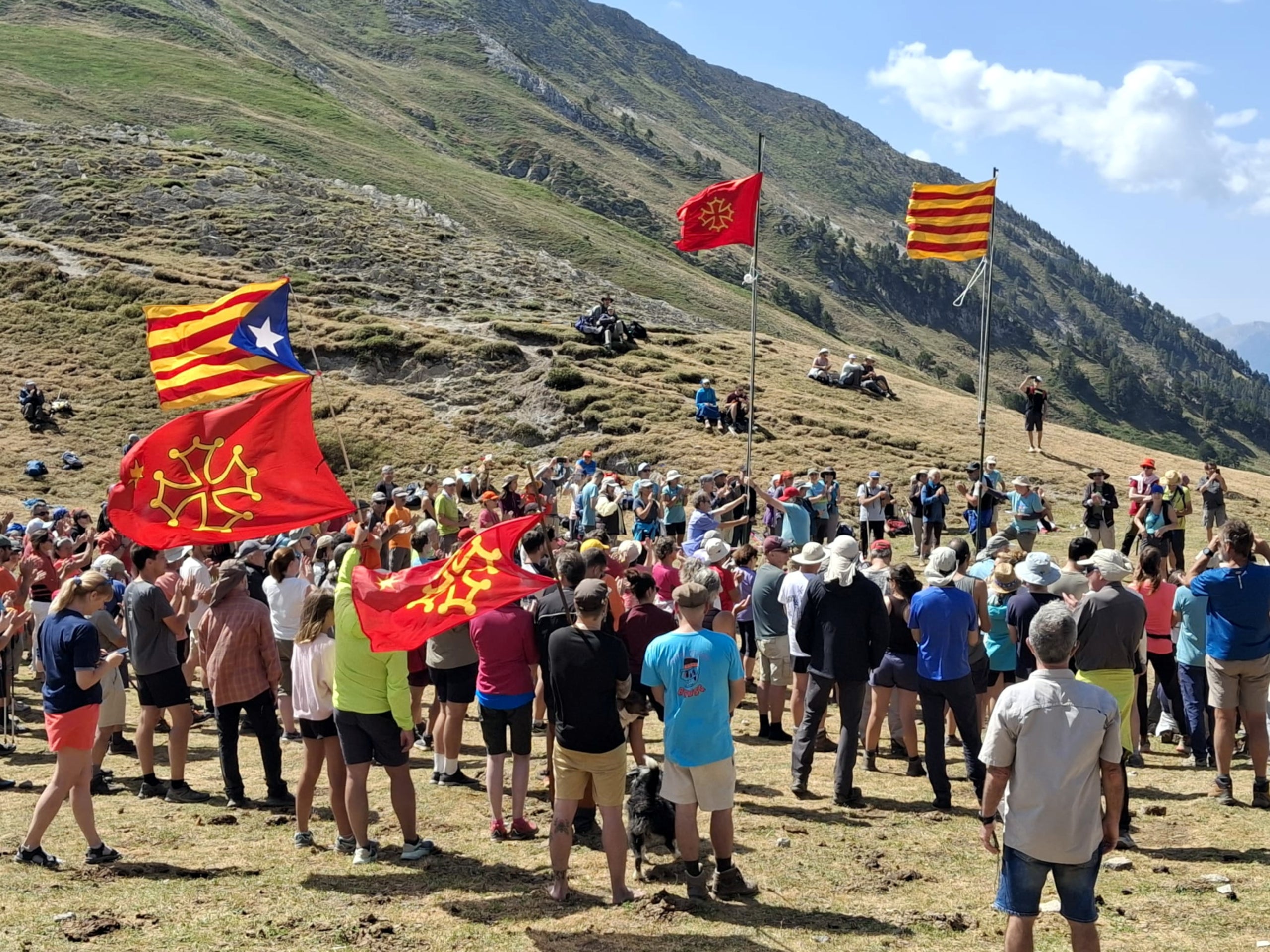 La 39a edició de la Pujada al port de Salau ha commemorat els vint anys de l'oficialitat de l'occità a Catalunya | Cedida a l'ACN pel Cercle d'Agermanament Occitano-Català