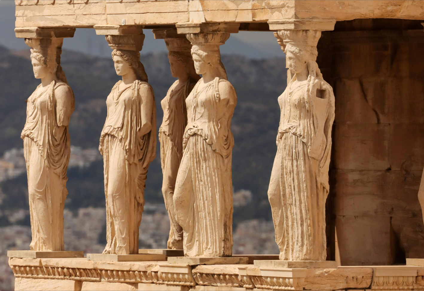 Cariàtides de l'Erectèon, a l'Acròpolis d'Atenes, Grècia