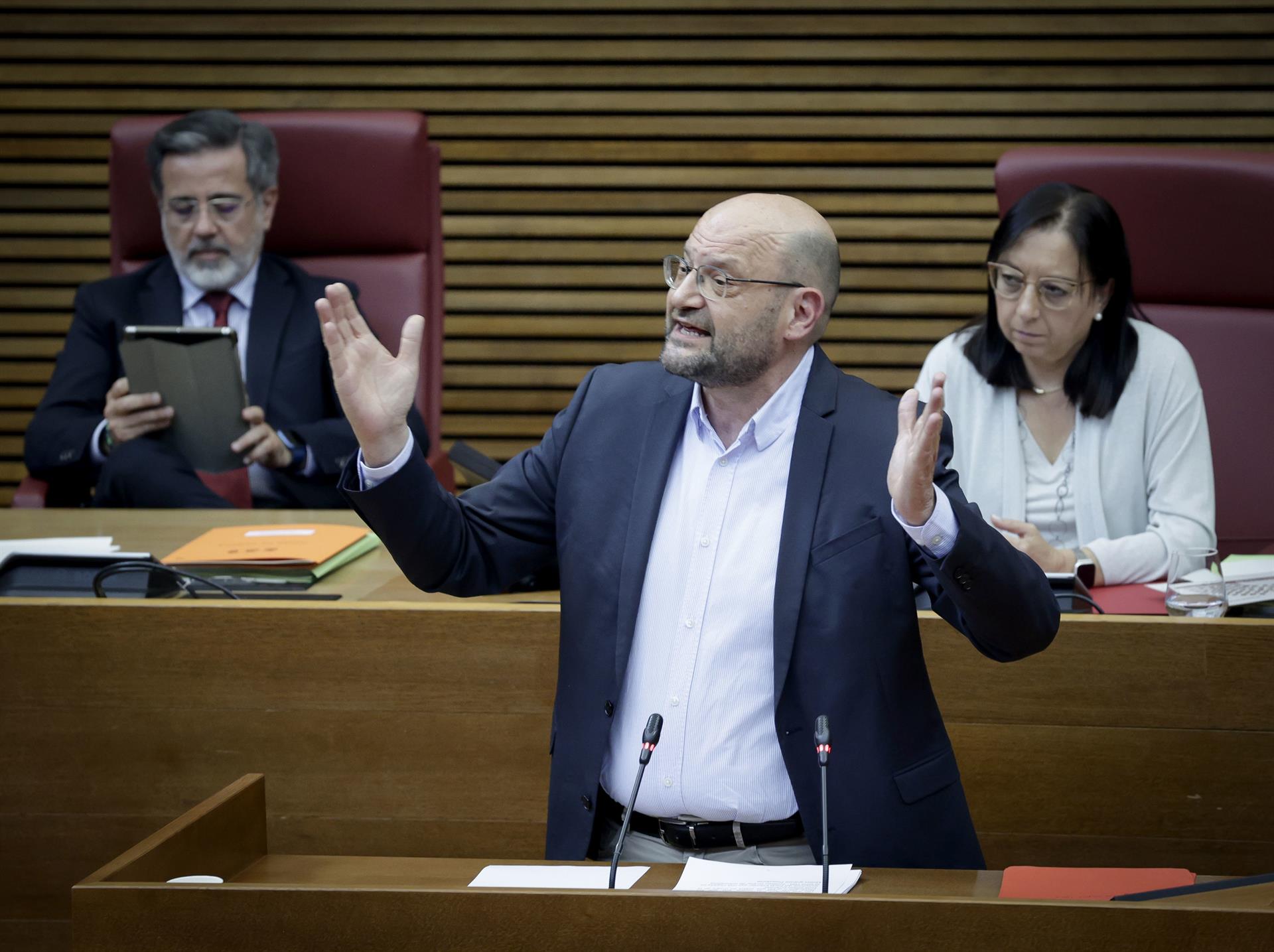 El diputat de Compromís, Jesús Pla, al ple de Les Corts | José Cuéllar | EP